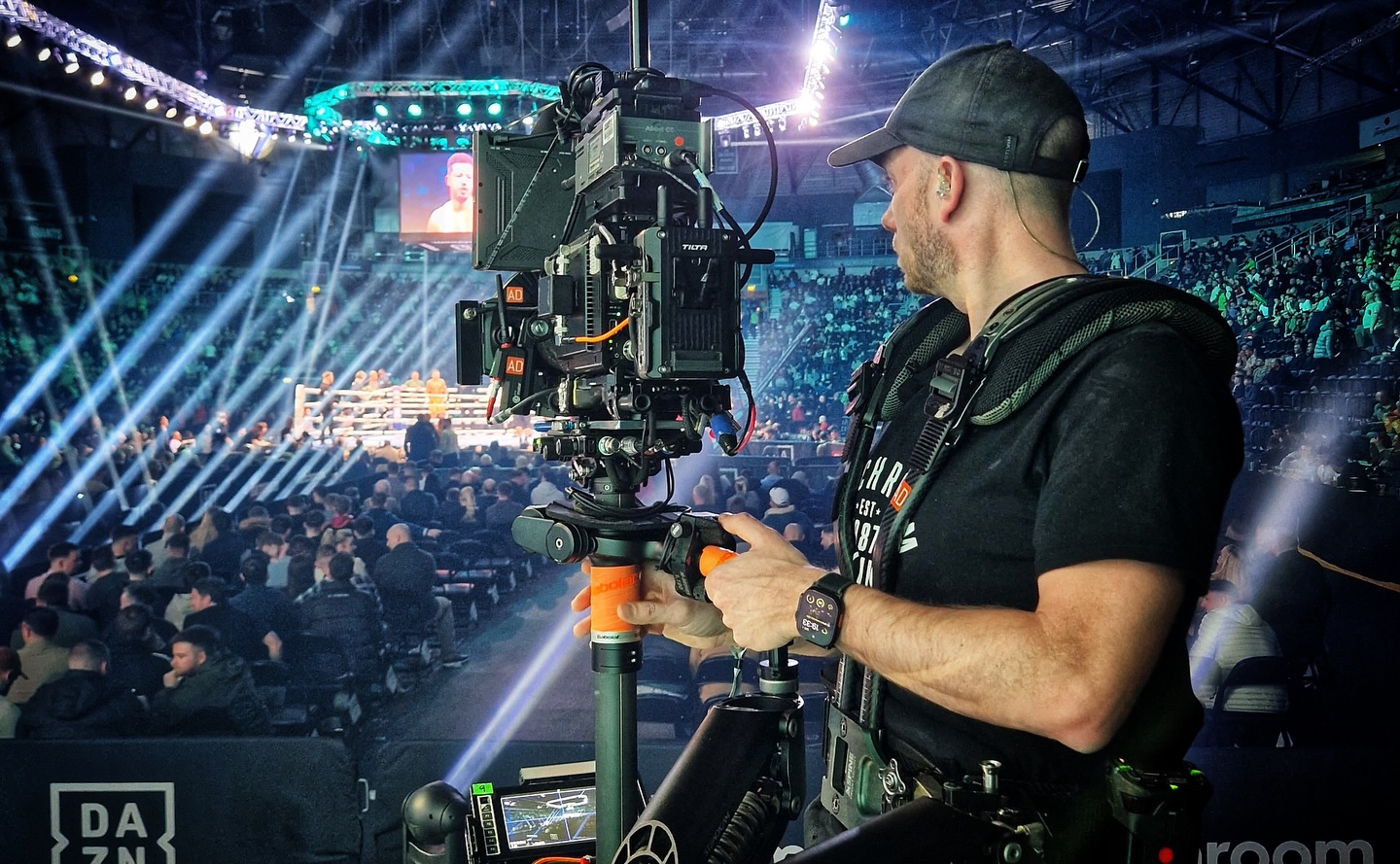 We love it when the top lighting team at @pr_events_ltd give us laser beam lights to play with on the @matchroomboxing shows.
🥊💡🤗🎥
Works so well for the Steadicam giving our tracking wides & down the ramp shots lots of interest.
Always a pleasure working with Paul and his team, they always go above & beyond with the lighting.
#lighting #boxing #arena #laserbeams #lightingdepartment #cameradept #steadicam #steadicamoperator #tvcrew #ringwalks #fightnight #freelancers #teamwork #trackingshots
@flowcine