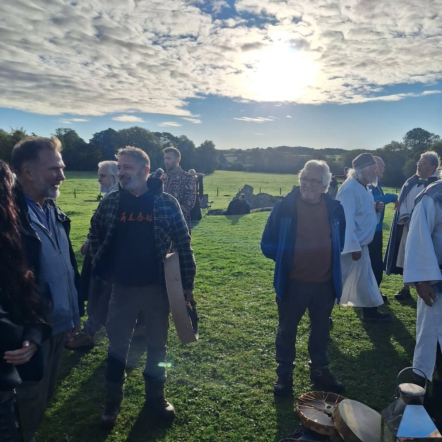 Equinox blessings.
Another beautiful ceremony at Stanton Drew stones this morning. The sun rosecabove the trees as we began.
It was as if it was showing us the balance was about to tip into the dark.
The summer was fabulous. I love the sun but I am ready to pull in, hunker down, get my slippers on, eat crumble and harvest the year that's passing.
How's your harvest?
#wheeloftheyear #stantondrewstonecircle
#celebratingtheseasons