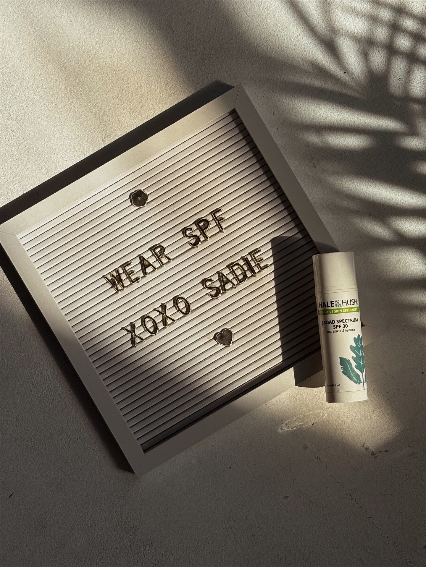 SPF is essential year-round ⛅️🌻
Even though it’s cooler and cloudier in the fall + winter, the sun’s rays are still hitting your skin every single day. Here’s why I always recommend daily SPF:
✨ UVA rays (aging rays) don’t take a break – they stay the same strength 365 days a year and can cause wrinkles + dark spots over time.
✨ Clouds don’t block all UV rays – up to 80% still reach your skin, even on gray days.
✨ Snow reflects sunlight – meaning you’re getting a double dose of UV exposure if you’re around snow or ice.
✨ Prevention > correction – sun damage builds up gradually. Daily SPF helps prevent dark spots, uneven tone, and long-term issues — not just summer sunburns.