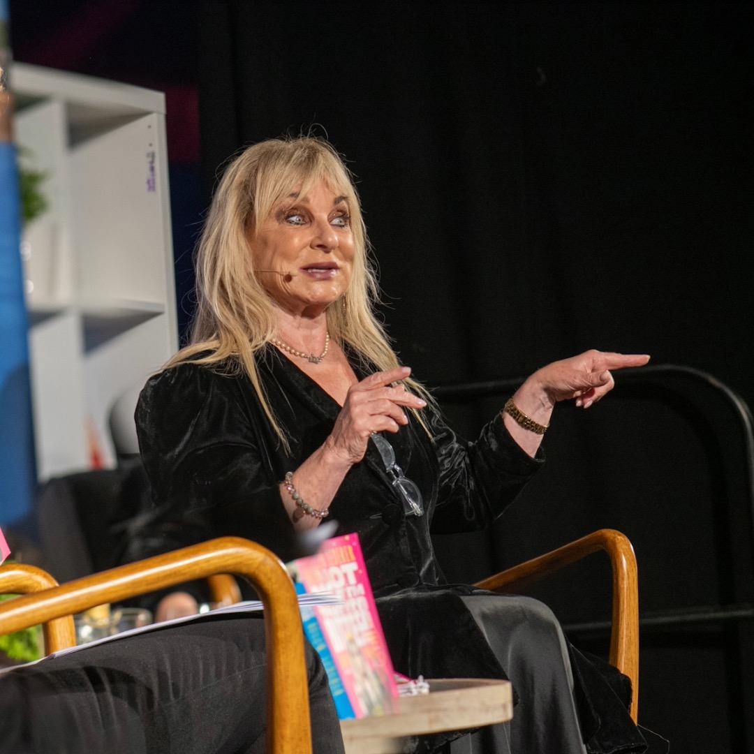 🎪Thank you to all of yesterday's authors - Paula Byrne, Fern Britton, Ian Leslie, Dr Duncan Harding, Rebecca Alexander, Michael Sheridan & Helen Lederer. Such a fantastic variety of subjects - fiction to forensic psychiatry and music to comedy - there really was something for everyone. Not forgetting Susy Atkins who brought some delicious wines from Spain & Portugal, which went down a treat, and Clare Willcocks Art for the popular Sip 'n' Paint. 🍷🎨
Thank you also to our wonderful interviewers: Susan Sandon, Veronica Henry, Prof. John Heathershaw & Emma Marston.
And finally many thanks to our event sponsors🎗
Fern Britton: Mitchell and Dickinson
Susy Atkins: Wollens & Wickham's WIne
🎟Tickets for the remaining events can be bought from www.appledorebookfestival.co.uk (many still available)
Who are you looking forward to seeing this weekend?🙌
#fernbritton #HelenLederer #FestiveVibes #appledore #tickets