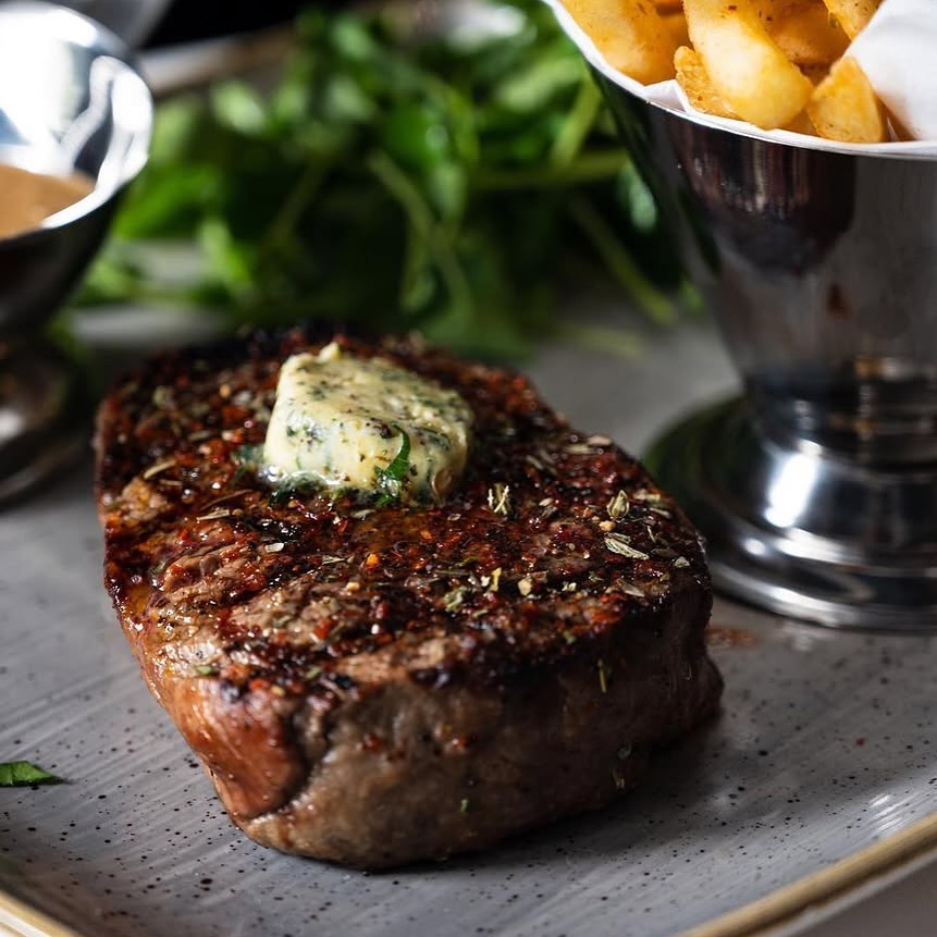 When Worthing gives you rain, MAK gives you warmth, flavour, and a little slice of the Mediterranean.
#mediterraneanfood #steak #thursdaynight #dinnerdate