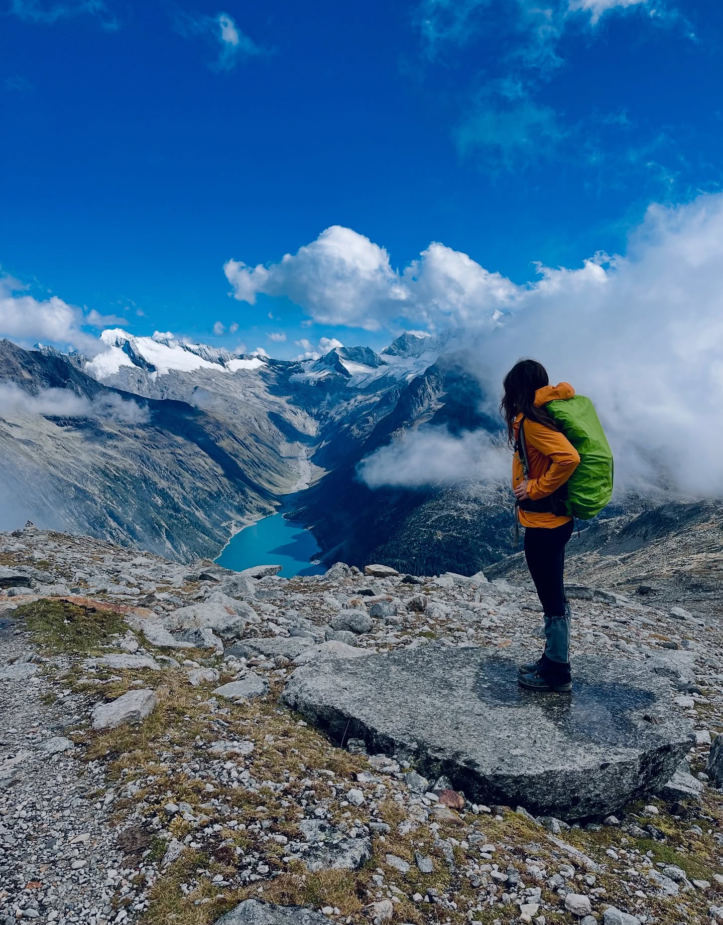 Getting lost in the clouds
#homeiswherethemountainsare #mountainadventures #foggymountains #magicmountain #natureishealing #gettinglostintheclouds