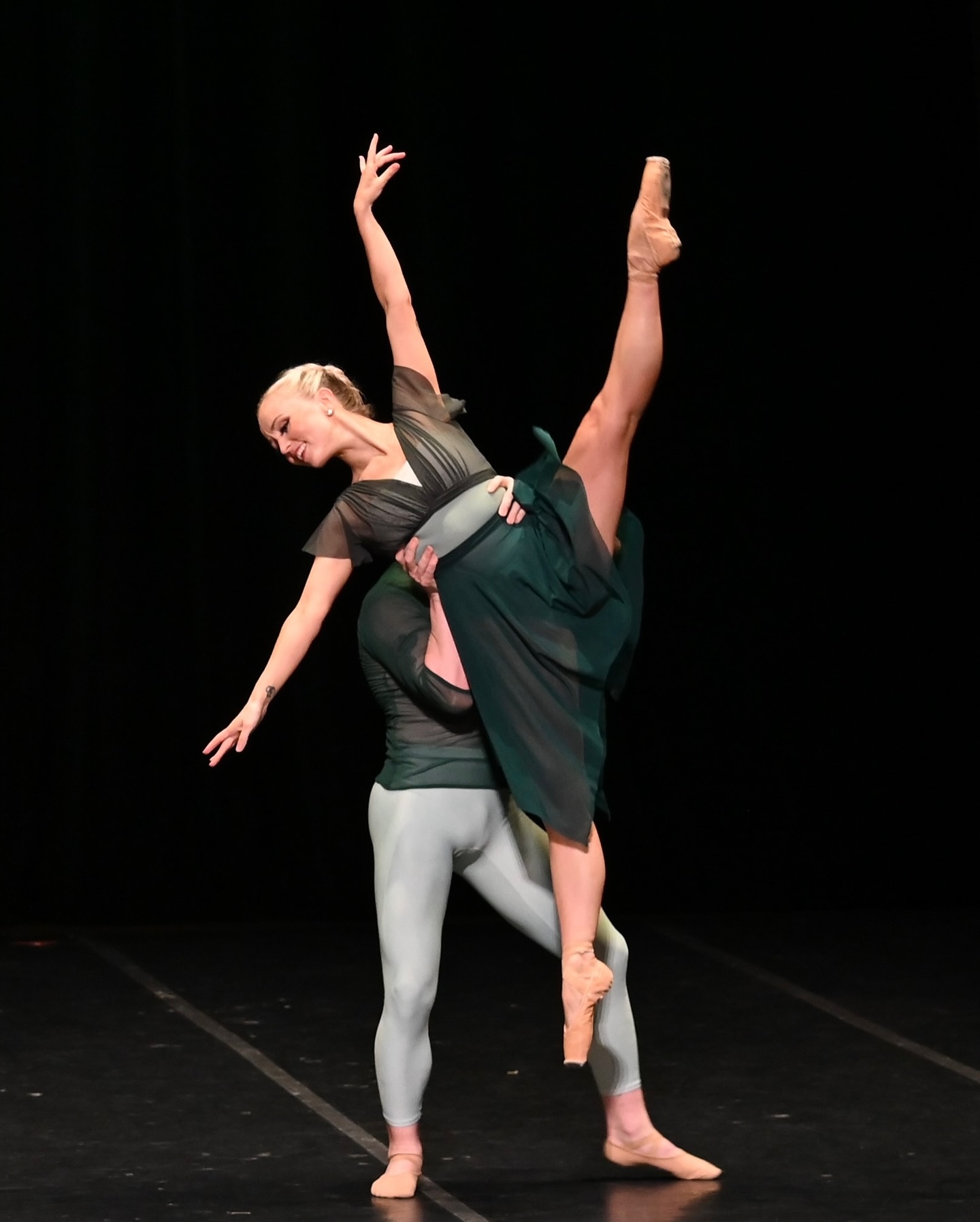 We are so excited to bring back @leilandrwc’s Divine Serenity this season! You can come see Divine Serenity in our season debut, Encore, Nov 14th & 15th at Riverview Performing Arts Center. Or if you’re free this weekend we’ll be performing this special piece at the @thalhefestival !! Check out their page for more details. Music for this work is by @connorchee #ballet #dancers #sarasota #performance