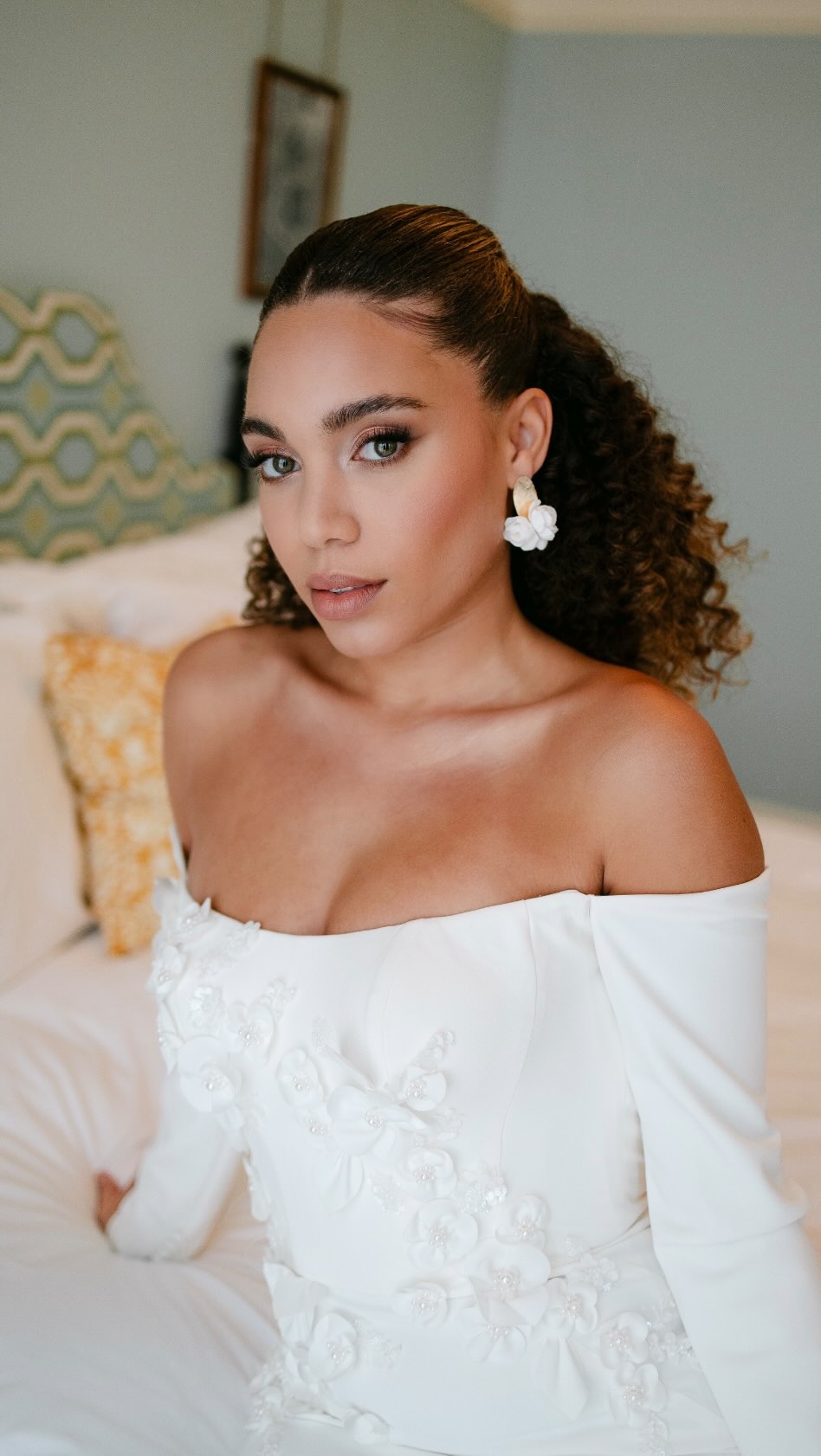 Beautiful University Arms Hotel Cambridge ā a venue that perfectly blends modern luxury with historic charm ā I wanted to share some modern bridal looks created by me that are ideal for the stylish city bride.
Whether youāre envisioning a sleek and polished updo, soft waves, or fresh, radiant bridal makeup, this setting is the perfect backdrop to get ready in style.
HMUA and planner: @ievagenovesibridal
Photographer and planner: @modesta_photo
Cake designer: @cambridge_fancy_cakes
Venue: @university_arms
Dress designer: @avenuebyjosephinescott
Florist: @larkspurfloraldesign
Model Caiya: @caiya
Content creator: @kira_burova.pro
Table decor: @ej_yourevent_decor #cambridgemakeupartist
#cambridgeweddingfair #universityarmshotelmakeupartist
#BridalHair #BridalMakeup #CityBride #UniversityArmsHotel #ModernBride