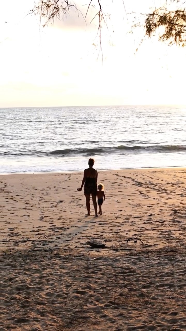 Long Beach Chalet vibes where time slows down, and every moment feels like a dream🌴
#longbeachchalet #kohlanta #thailand #beach #paradise #travel #vacation #island #beachlife #seaview #wanderlust #islandlife #sunset #tropical #seaview #amazingthailand #travelthailand #thailandbeaches #islandparadise #beachvibes #thailandtravel #oceanparadise #tropicalescape #beachgetaway #thailandislands #sunandsand