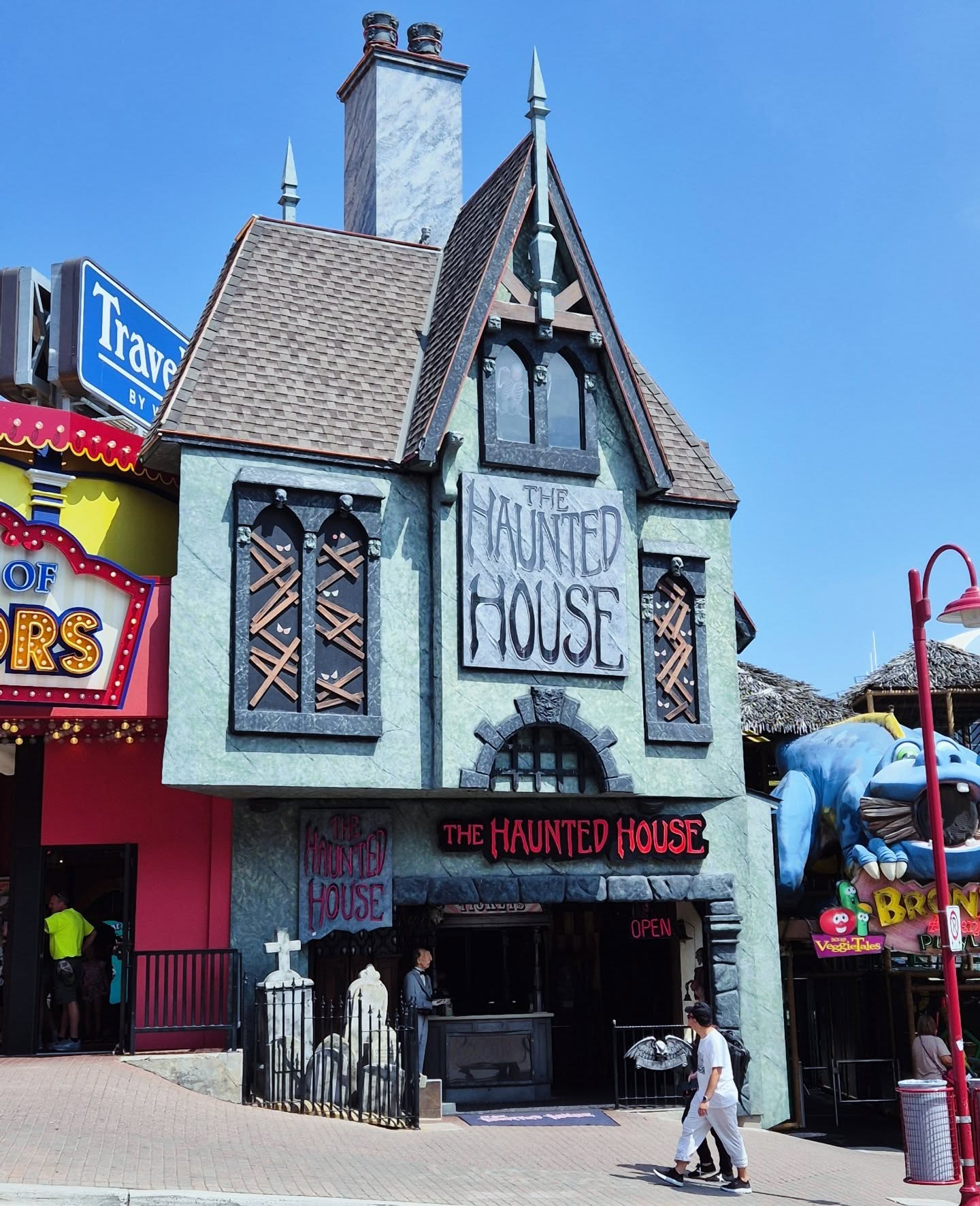 POV: You came to Niagara Falls for the waterfalls 🌊 … but ended up questioning your life choices on Clifton Hill instead. 🎡🍭👻
This street is pure chaos in the best way:
🎠 A Ferris Wheel taller than your excuses
🍦 Ice cream shops that dare you to ‘just pick one flavour’
🕹️ Arcades where your inner 10-year-old always comes out
💀 And that haunted house… aka free therapy you didn't ask for
Clifton Hill = Canada’s neon playground. A mix of family fun, sugar rushes, and lowkey emotional trauma (thanks to zombie mannequins). 🧟♀️
Would you be the friend who walks in first at the haunted house… or the one waiting outside with snacks? 👀
#cliftonhill #niagarafalls #hauntedhouse #halloween🎃 #canadiantraveller #travelinspiration #destinationcanada #explorecanada🍁 #exploreontario