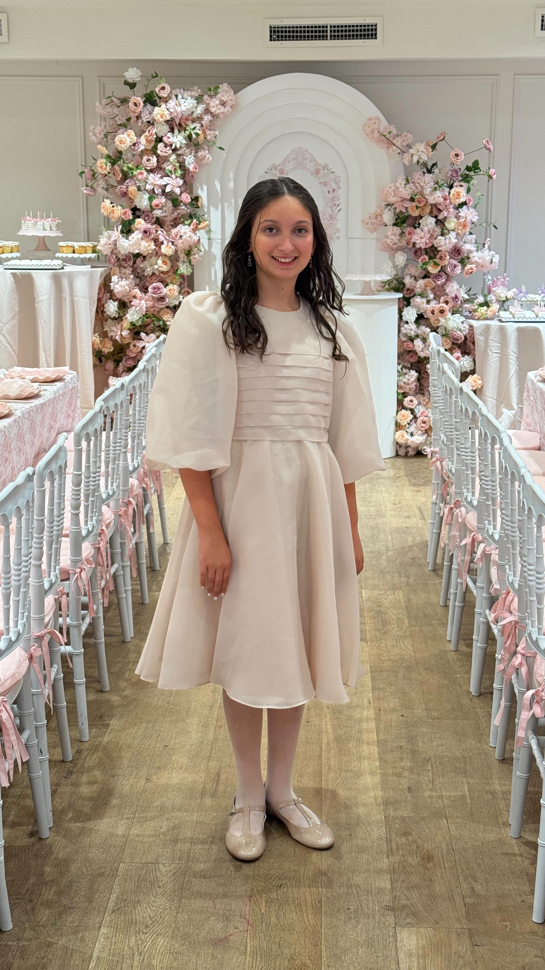 If Bais Rivkah did not have a limit on how many people we could invite, I would invite you all! Love you all so much! #batmitzvah #batmitzva #mimi #girl #party #eventplanning #flowers #sisters