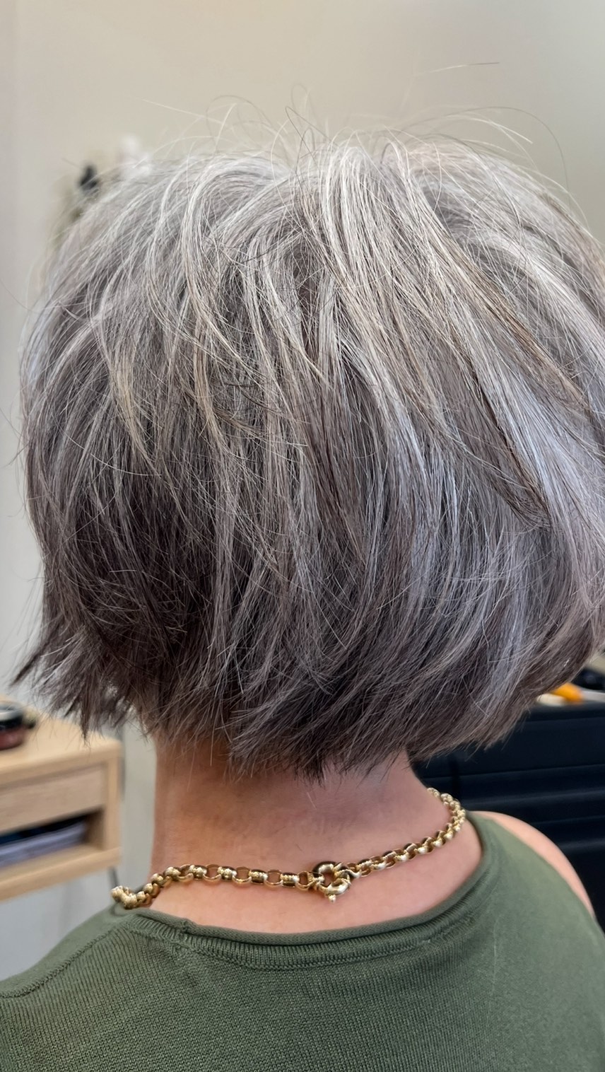 Make sure you turn on the sound as I take you through this colour transition journey. My guest had been using black box dye, every three weeks to cover white roots. In just three visits, I have been able to achieve a beautiful result of her natural colour that has blended in beautifully and seamlessly. The first two sessions focused on creating the transition, and the third step for my guest was only to give her a free-hand cutting technique, which finished her journey. Listen in and see how incredible this transformation truly is — from start to finish.
* #MelbourneHairdresser
* #MelbourneSalon
* #GreyHairSpecialist
* #HairEducation
* #StylistEducation
* #HairTransformation
* #HairConsultation
* #FreehandHaircut
* #PrecisionCutting
* #LowMaintenanceHair
* #HealthyHairJourney
* #HairCareTips