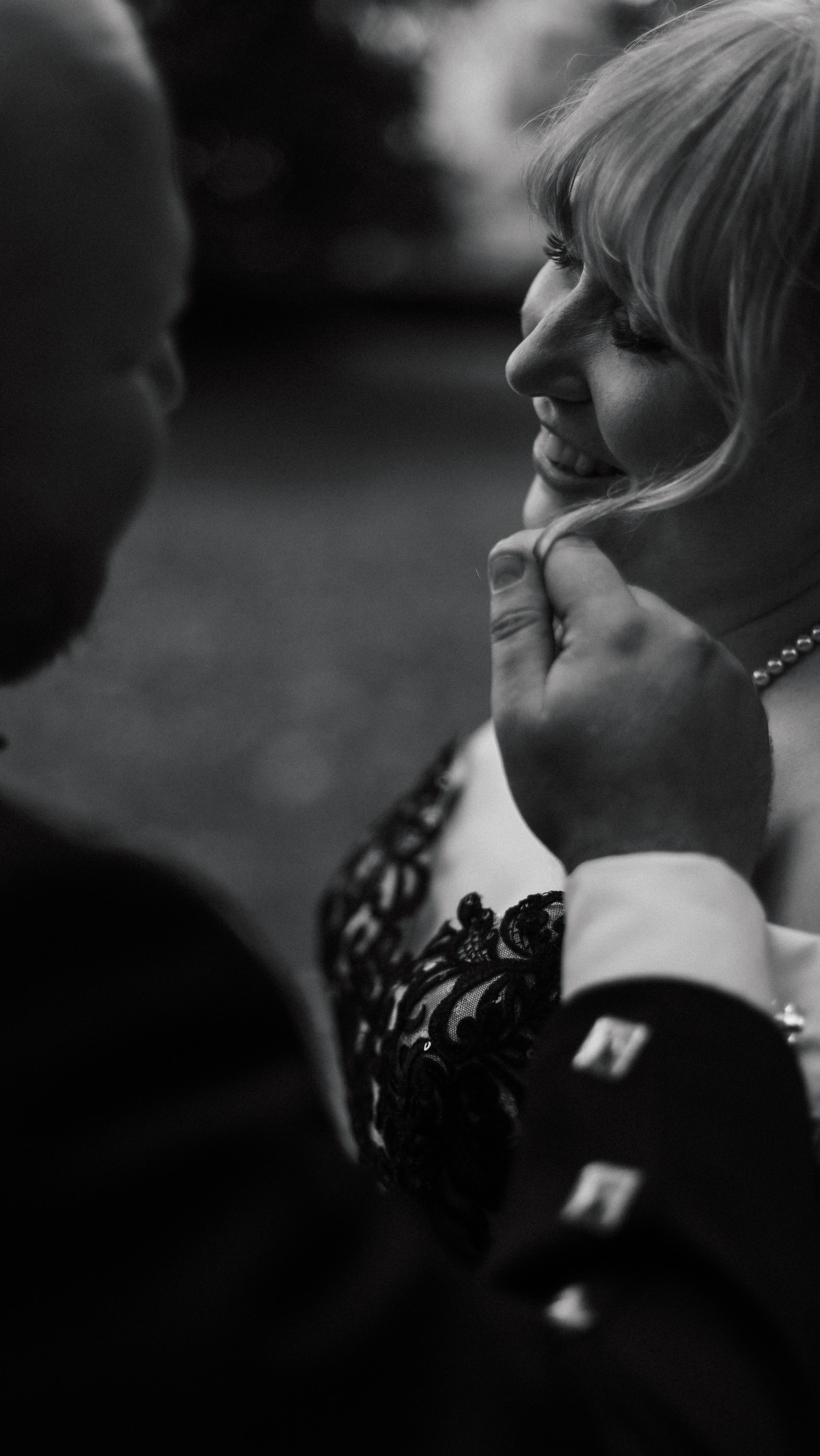 Totally unscripted.
The rawness to Alex and Rob’s vows has me choked up, even the day after. I loved the way these two love each other.
Gorgeous day yesterday @warwickcastleweddings
Photographer: @amyrosedeffley
Venue: @warwickcastleweddings
MC: @jaymcuk
Dress: @maggiesotterodesigns
Flowers: @shootsflorist
Cake: @thecakeryleamington