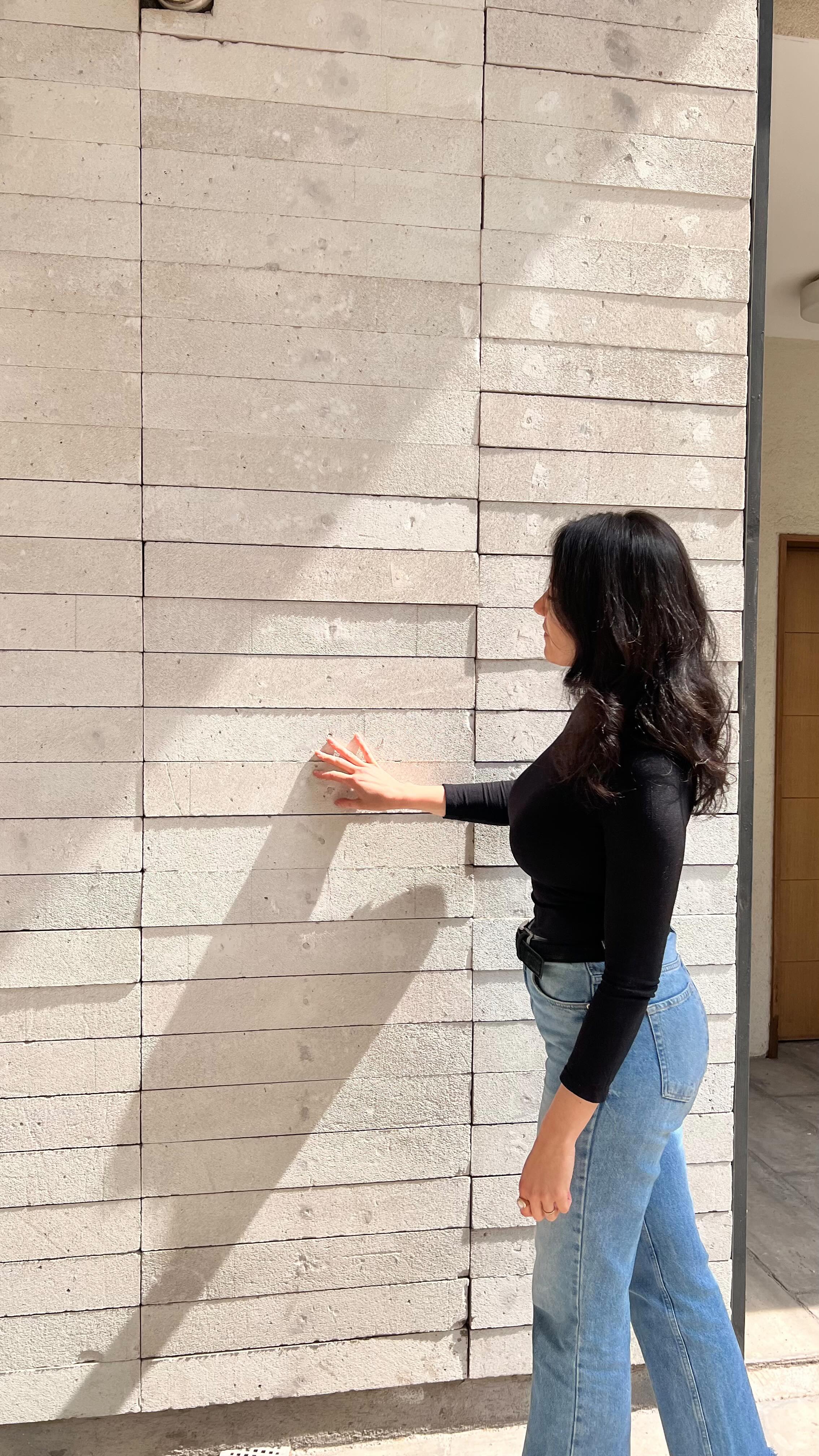 ✨ La próxima semana viajo a Verona para asistir a Marmomac, la feria internacional más importante dedicada a la piedra natural.
Fui invitada junto a un grupo de arquitectos chilenos para conocer de cerca su historia, sus usos en el diseño y la arquitectura, y cómo se proyecta al mundo.
Les iré contando más detalles durante la semana ✨
@marmo_mac
#studiobarlainteriordesign
#arquitecturainterior
#interiordesign
#diseñodeinteriores
#piedranatural
#marmomac
#arquitectura
#designinspiration
#luxuryinteriors
#chilearquitectura
www.studiobarla.com