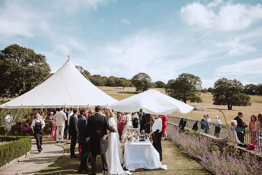 A double marquee extravaganza for the most beautiful summertime wedding. The white canopies glowing under those blue skies, with guests spilling out of the marquees into the summer sun!
A perfect blend of elegance and joy amongst the @chatsworthofficial estate.
Photographer - @redonblondephotography
Venue - @heathylea.chatsworth
Planner - @jessicasharpeweddings
#greenfarmmarquees #itsawillsthing
