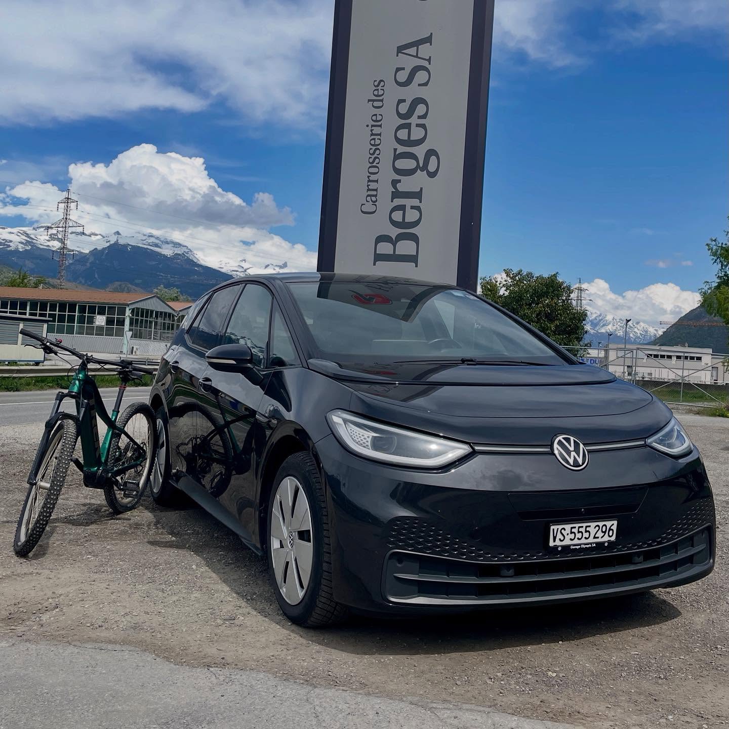 Plutôt Vélo 🚲 ou Voiture 🚗 de remplacement?
Que vous soyez sportif, adepte de la mobilité électrique ou thermique, notre flotte de véhicules de remplacement est la pour assurer votre mobilité 😉
🤝 Entre vous et nous, une histoire de confiance depuis 1982.