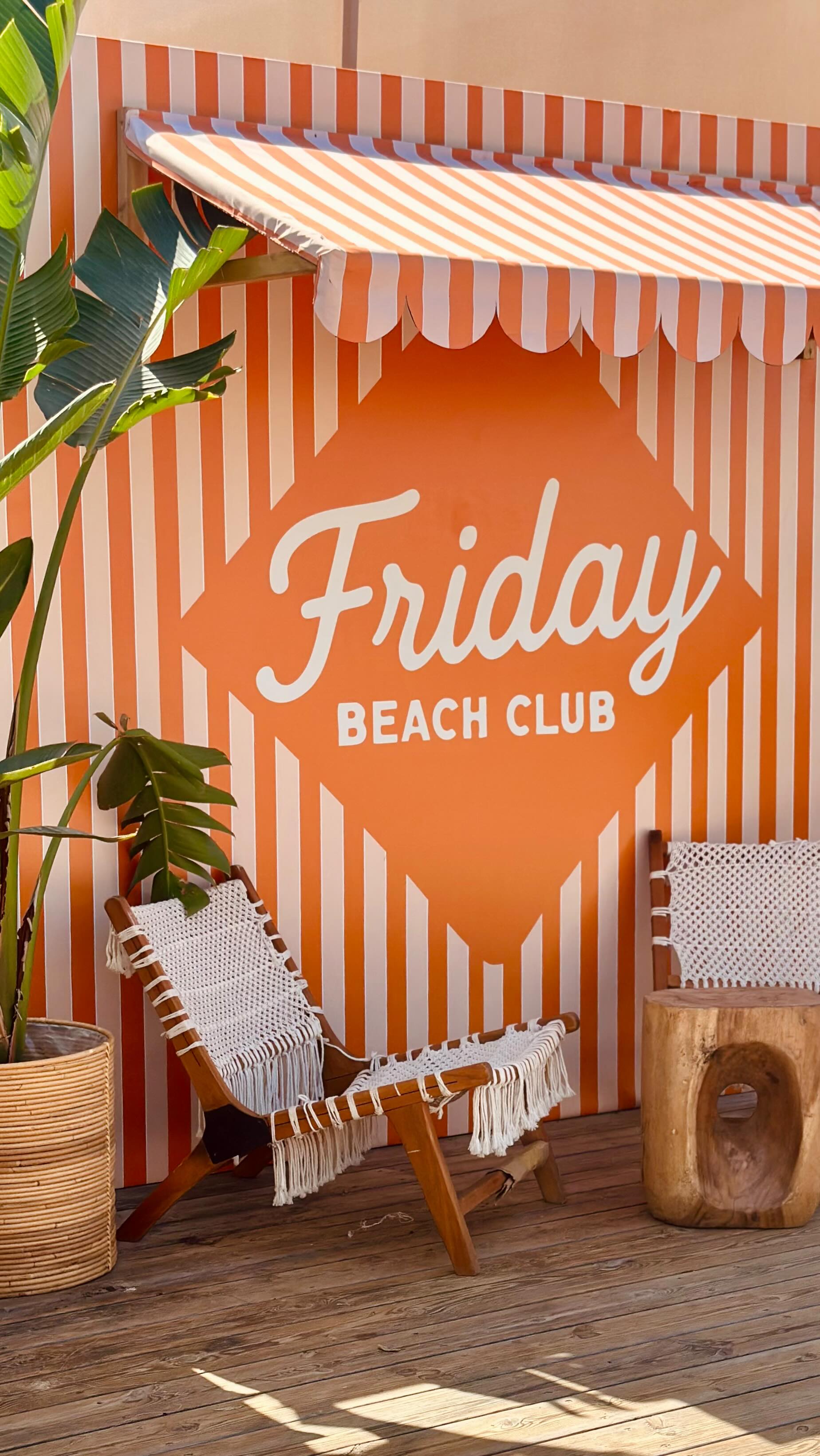 Friday beach club 🧡
Production @gorilla_productions
Design : @zagoni_goltz