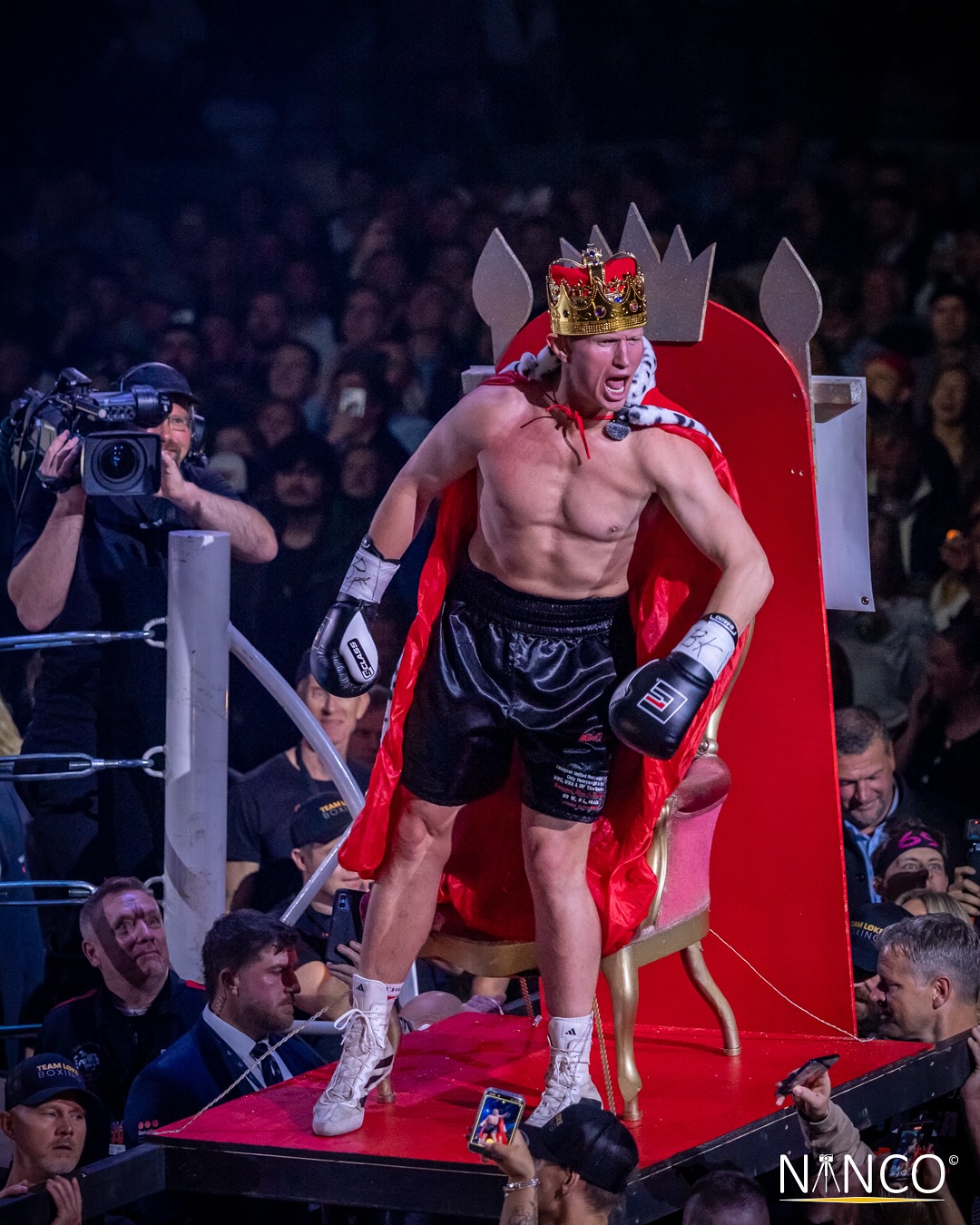 @lukkoye + @actionfrankloke = only big talk.
We were promised a boxing match. Unfortunately, only one was interested in boxing.
The other was more interested in running, wrestling and breaking the rules.
The match ended with the disqualification of the one who cannot or will not fight.
Guess who it was?