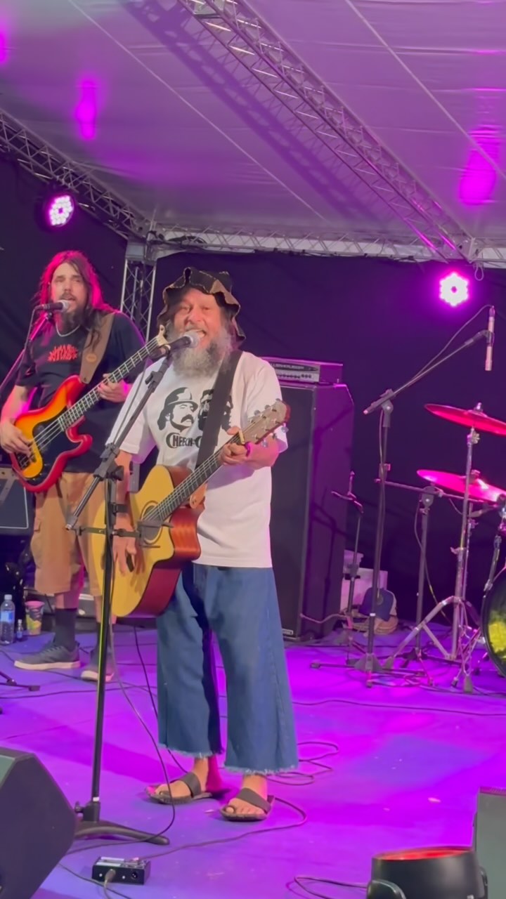 ✨ Que vibe foi a @festivalparaisohemp em São Thomé!
Gratidão a cada um que colou no nosso estande e compartilhou essa energia única com a gente, foi especial demais sentir a conexão que rolou.
Valeu demais @ventaniaoficiall pela presença marcante e por somar ainda mais nesse momento inesquecível. 🍃🎶
Até a próxima, família! ✌️