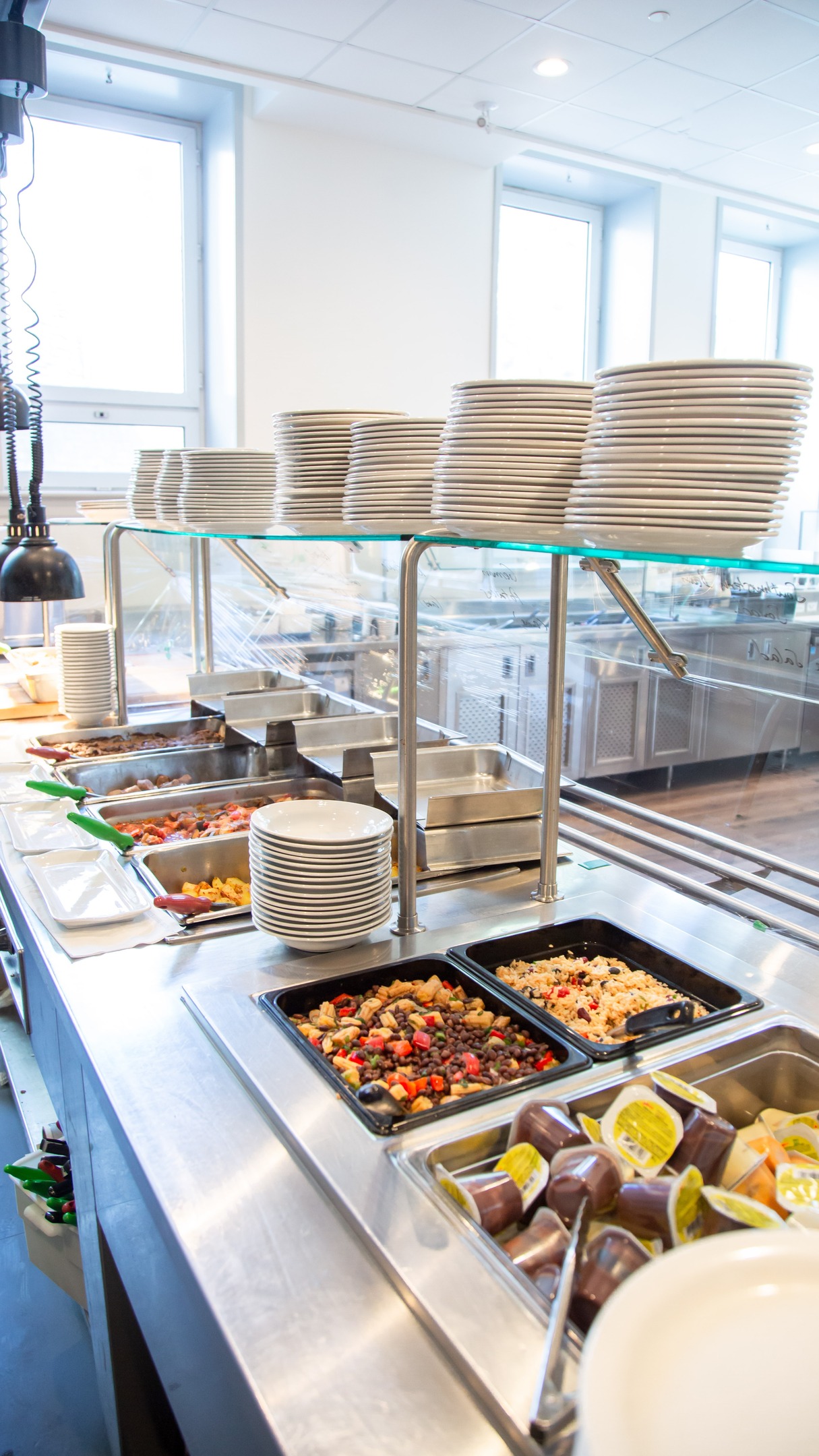 At @fairmontbanff , our Food & Beverage department is taking a bold step in the fight against food waste.
Last year, we introduced @orbisk_zero_food_waste AI image recognition technology in our staff cafeterias. Each plate that comes back is scanned, giving us real insights into what’s being wasted and in what amounts.
Our colleagues see firsthand that they’re not just coming in for a meal, they’re contributing to something much bigger: a culture of sustainability and care that impacts our hotel, our community, and the environment around us.
This smart initiative is just one example of how we're working to #LeadTourismForGood in Banff and Lake Louise.
#MakeSpecialHappen #SustainableWorkplace