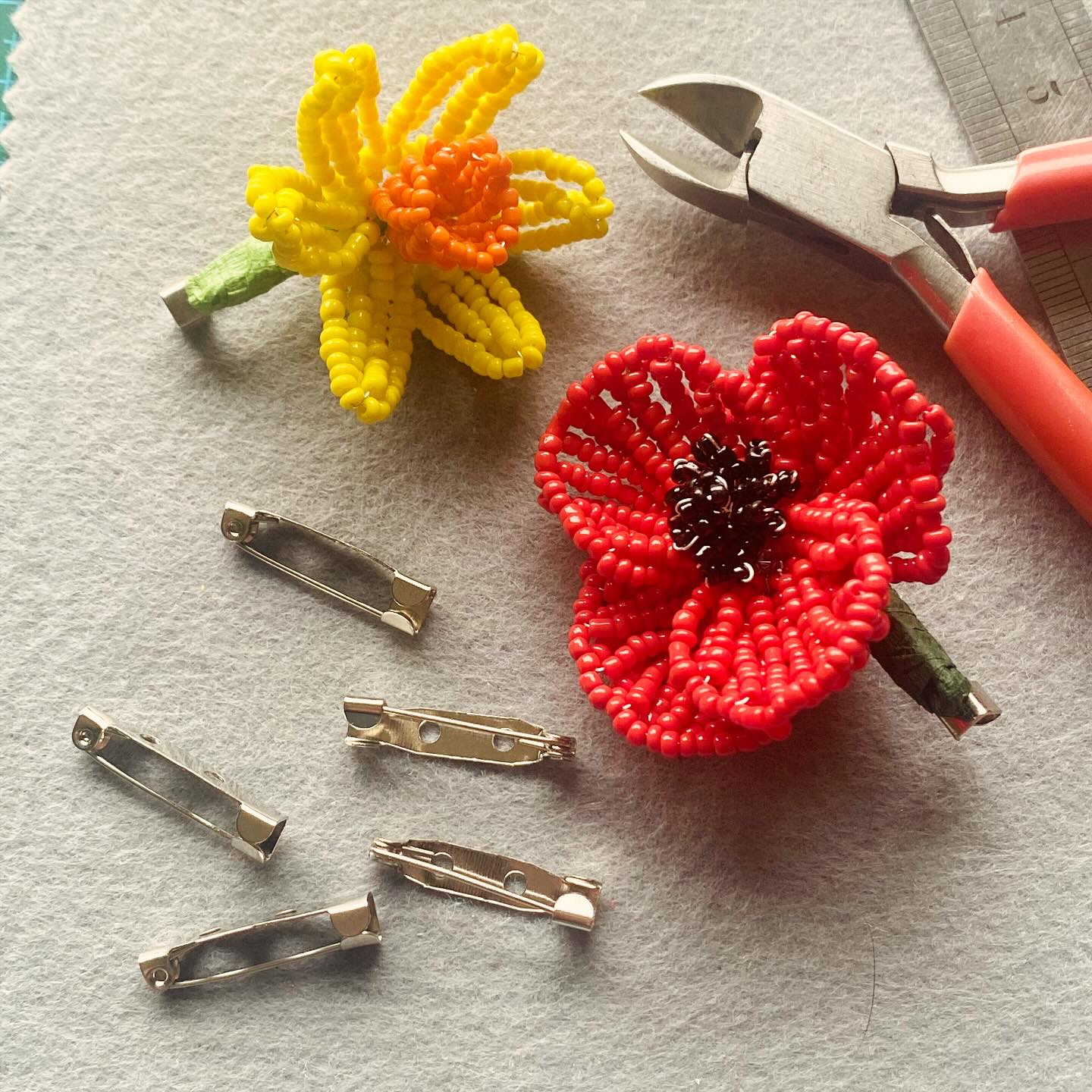 Coming very soon, Poppy and Daffodil Pins (brooches). I will be donating 10% of all sale proceeds of the poppy pins to @royalbritishlegion and the same for the daffodil pins to @mariecurieuk
#poppy #poppyappeal #charity #royalbritishlegion #mariecurie #daffodil #doyourbit #
