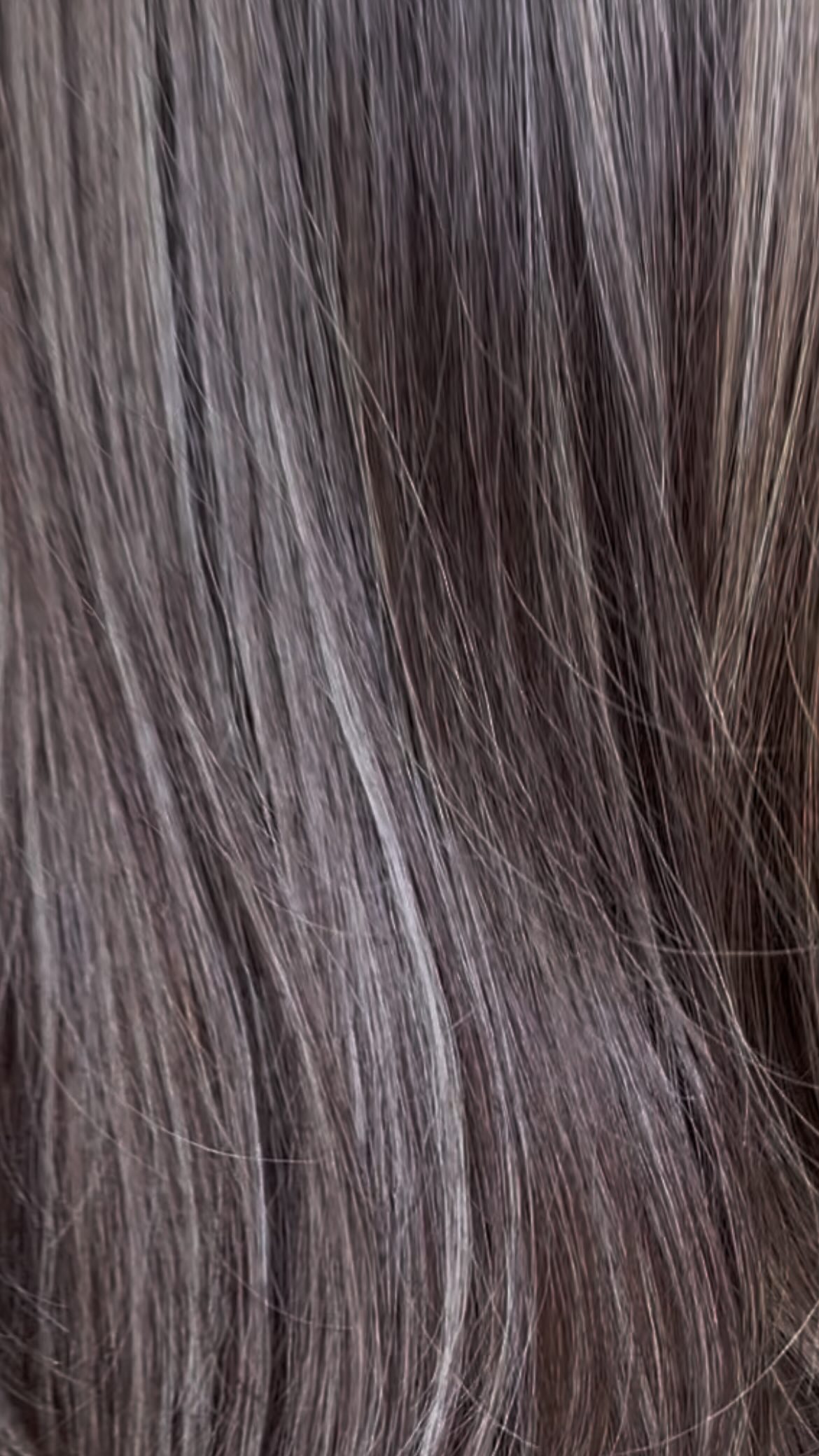 When your client wants ashy highlights that are โblended but have an early 2000โs vibeโ, you deliver. ๐๐ผโโ๏ธ
#satxhairstylist #sanantoniohairstylist #satxhair #smallbusiness #sanantoniohair #satx #sanantonio #redken #redkenready #highlights #ashyhighlights #hair #hairstyles #haircut #haircolor #hairstylist