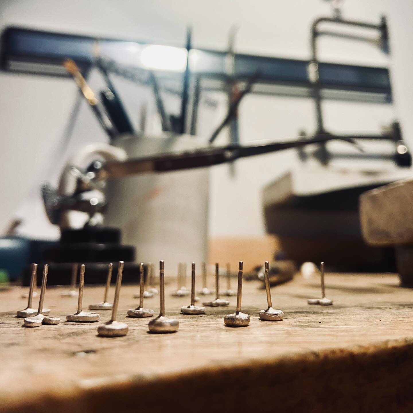 SO MUCH rain here today, so I’m keeping busy stocking up on Silver studs…these always fly out, so it’s great to have plenty always on the go ✨