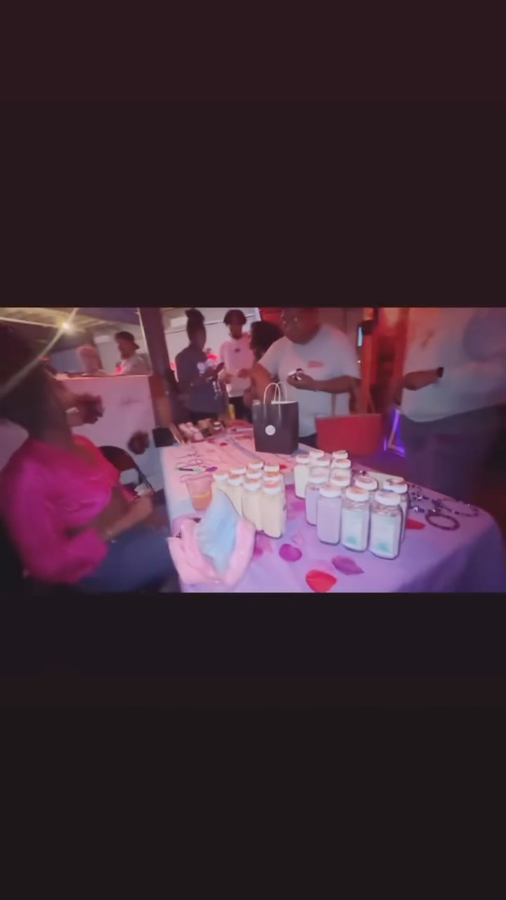 Ladies Night @dadboddivebar
Thanks to everyone that came out to support and everyone that’s always there for me and @royaltybellsinc