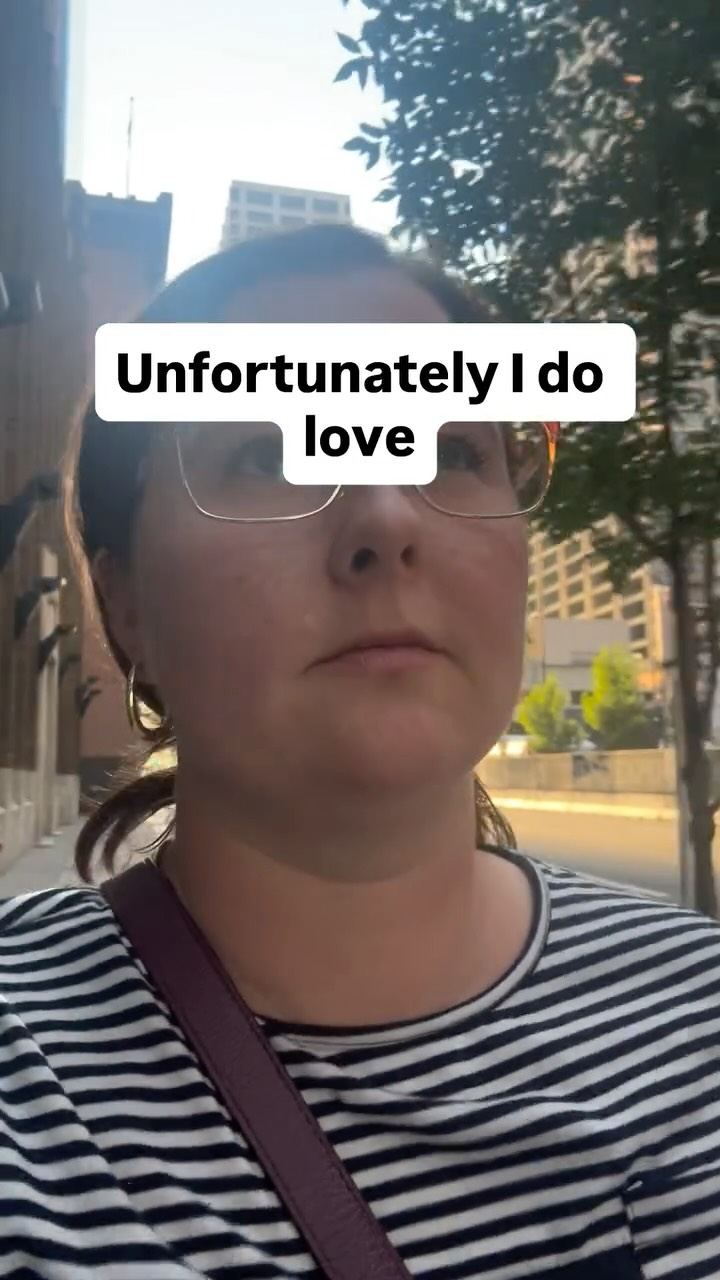 This one was fun. What are some things you other therapists and people out there unfortunately love?
@talkinghelpsheal #unfortunatelyidolovetrend