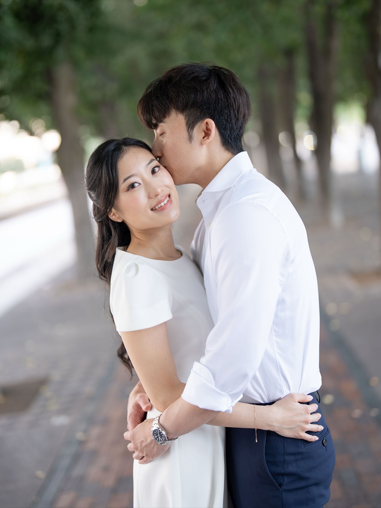 Min & Yechan look straight out of a K-drama actors in a love story. This gorgeous couple just had their engagement shoot, captured beautifully by such a talented photographer @thedeareststill
Can’t wait for their magical wedding next April 💍❤️