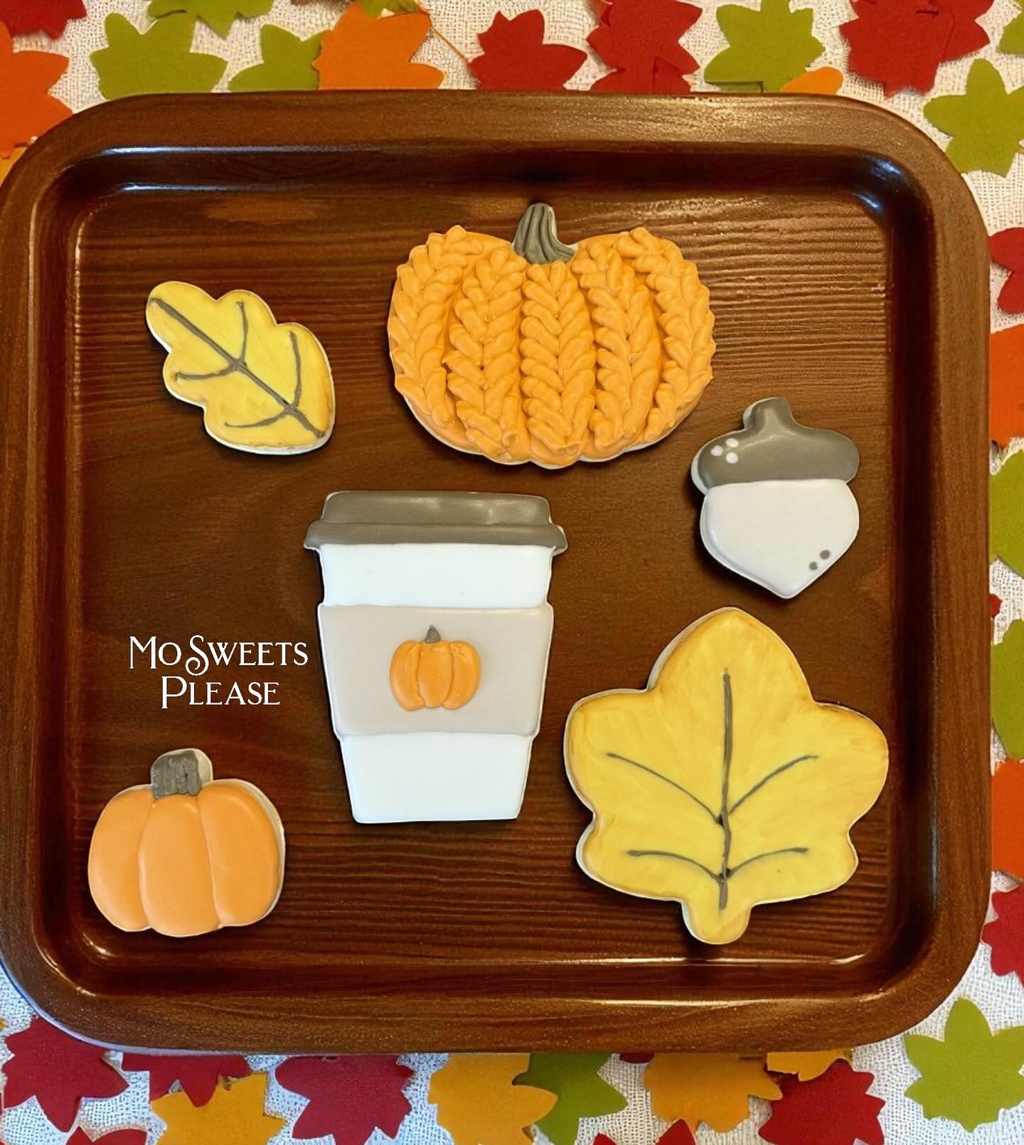 Happy Fall! #sugarcookies
#cookieart
#cookieartist
#cookiedecorating
#cookiesofinstagram
#royalicing
#customsugarcookies
#decoratedsugarcookies
#partyfavor
#favor
#bakerydouglassvillepa
#cookiesdouglassvillepa
#weshipcookies