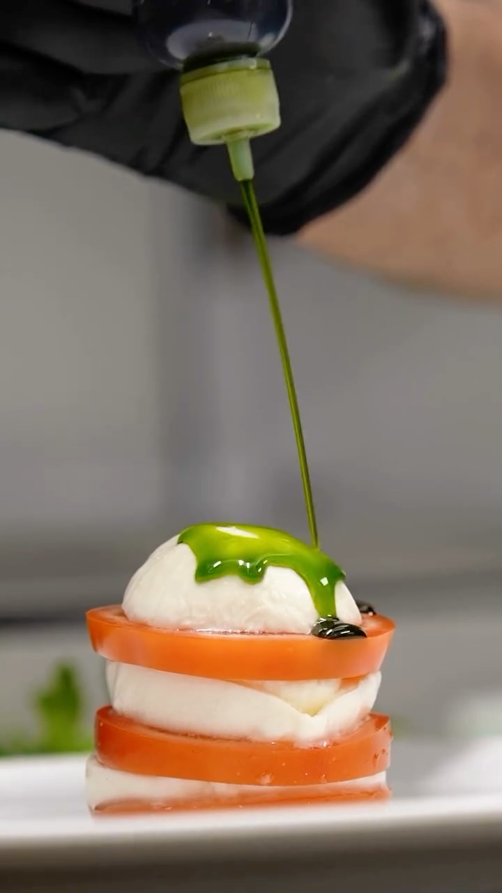 Tomato. Mozzarella. Basil. Repeat. ❤️🤌
The most satisfying Caprese you’ll watch today 🤤🥗
Craving it yet?
#ninellos #ninellosliverpool #liverpoolone #liverpoolcitycentre #italianrestaurants #italiansdoitbetter #italianfoodbloggers #businessowner #thingstodoinliverpool #liverpoolrestaurants #liverpoolbusiness #restaurant #italian #liverpooleats #salads #caprese #capresesalad #saladsofinstagram #gourmet