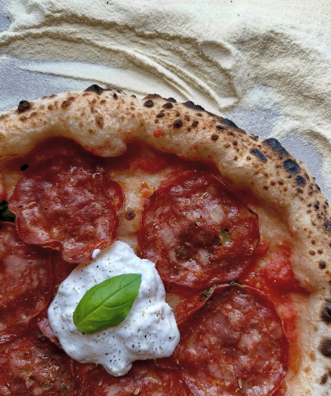 Da mangiare con gli occhi 👀
Salame piccante + stracciatella 🌶️ 🐮
Pic by @bisslepizzapizza ❤️🔥
MOLINO DALLAGIOVANNA
GRANO LAVATO
FARINE SUPERIORI
#dallagiovanna #molino #molinodallagiovanna #molini #moliniitaliani #madeinitaly #farinasuperiori #farinedagranolavato #granolavato #acqua #flour #italianflour #farinadallagiovanna