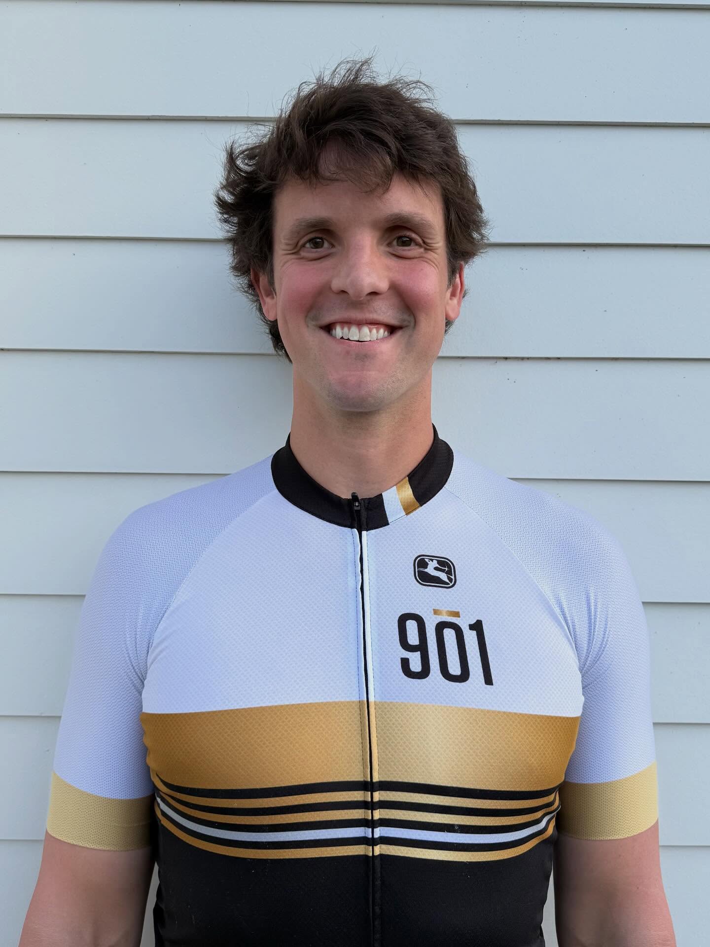 Join us in welcoming our new rider, Rocky Stone (@rocky_stone ), to 901 Racing! Rocky, his wife Mallorie, and their dog Fitz have recently moved back to Memphis and we’re excited to welcome them to the 901 Racing family! Rocky works in the finance world and when he’s not crushing it on the bike or running the trails at Shelby Farms, Rocky is looking forward to spending time with the family or his next Phish show (he’s been to over 50!). We’re excited to add him to the squad and look forward to fun team rides and great racing in the upcoming year!