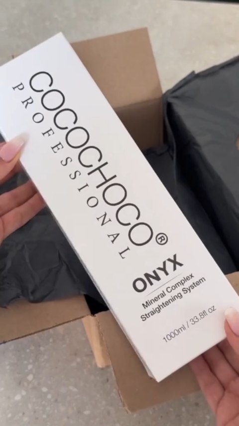 #COCOCHOCO #cocochoco_love #cocochocoprofessional #cocochocokeratin #cocochocopro #haircare #straightenhairstyle #keratintreatment #foryoupage❤️ #smoothhair #Cocochoco #CeramideCare #silky #straighthair #hairmask #mask #Unboxing