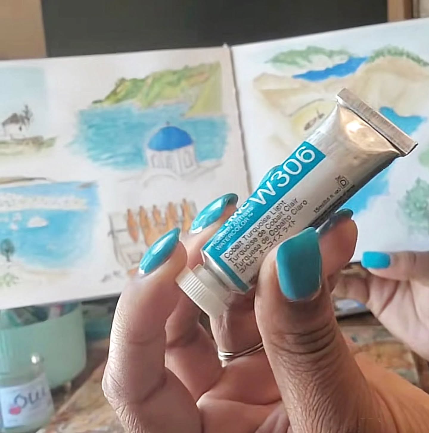 ✨️🩵 Had the best of times on a ⏰️ live yesterday and I got to use my new favorite paint color!! How perfectly does this match me?
Photo credit: @creationsbykeziah
Host: @kc_ripley
Photo description: Sandra's hands holding a yield watercolor tube and her sketchbook is the background
#turquoisebranding #WatercolorWanderlust #holbeinwatercolor #MemoriesOfGreece #artistmom #artsupplies