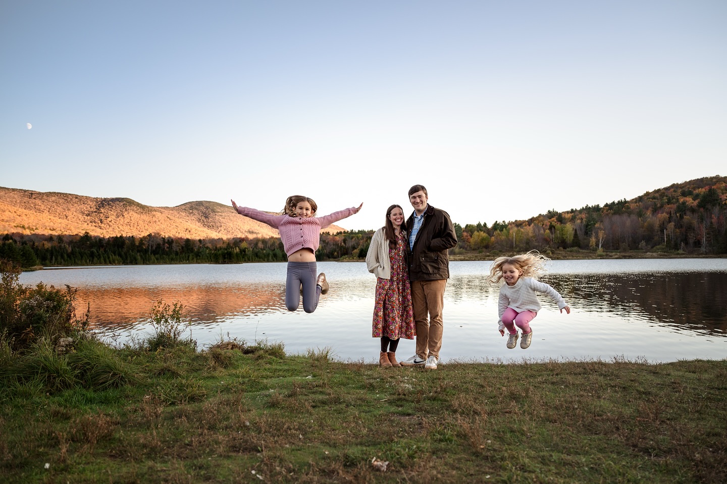 đ Happy First Day of Fall! đ
Iâve been so busy today, Iâm just getting around to writing this post as I finally eat my first BLT of the year.
Oddly enough, I started the fall season by editing a maternity session this moo, and photographing the sweetest newborn this afternoon.
With all this talk about Vermont Fall Family Sessions, I forget to post about my maternity and newborn sessions. I absolutely love them, for all that they represent- the beauty of motherhood.
Anyways, just couldnât let the day go by without saying goodbye to summer and hello to fall. Hope to see some of you before yearsâs end!