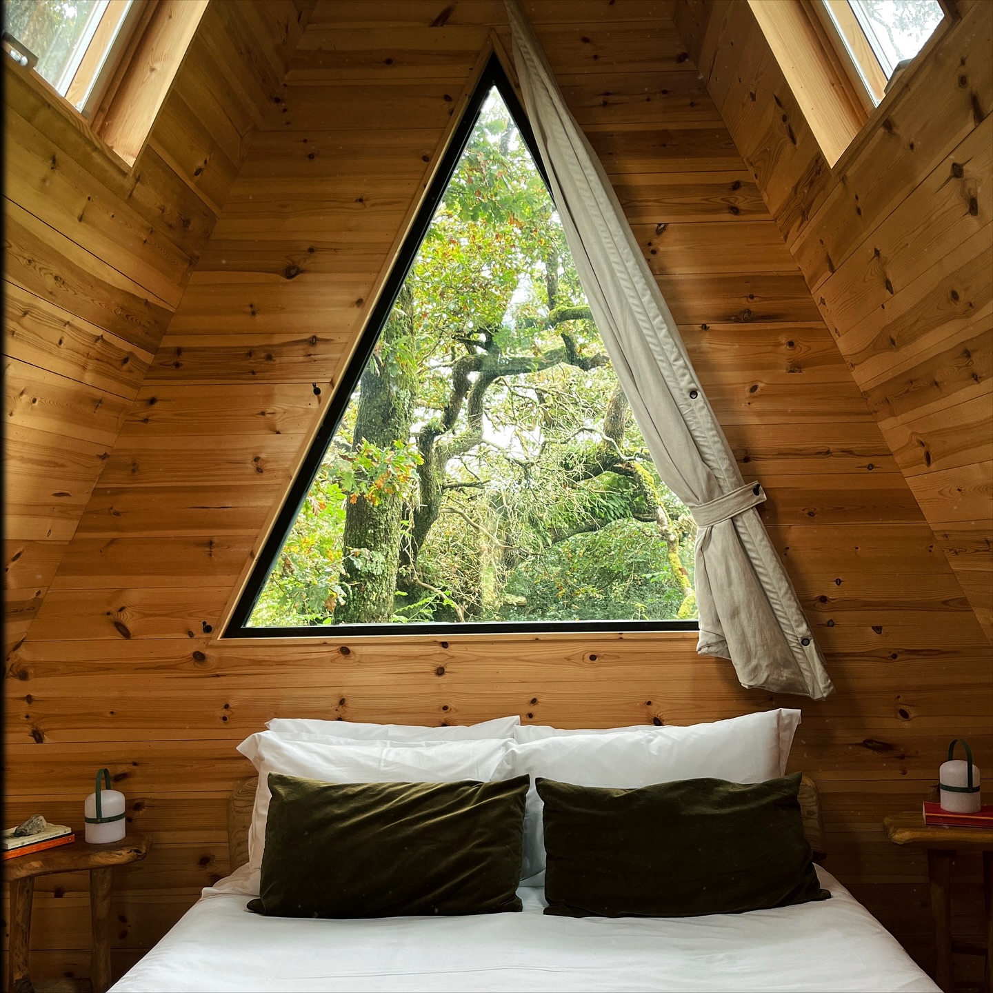 A @cabillacornwall day with the best dream team @themindfulchefette @fruits_of_the_earth_ @kaz.baptiste2 @frankiebamford01 🤍