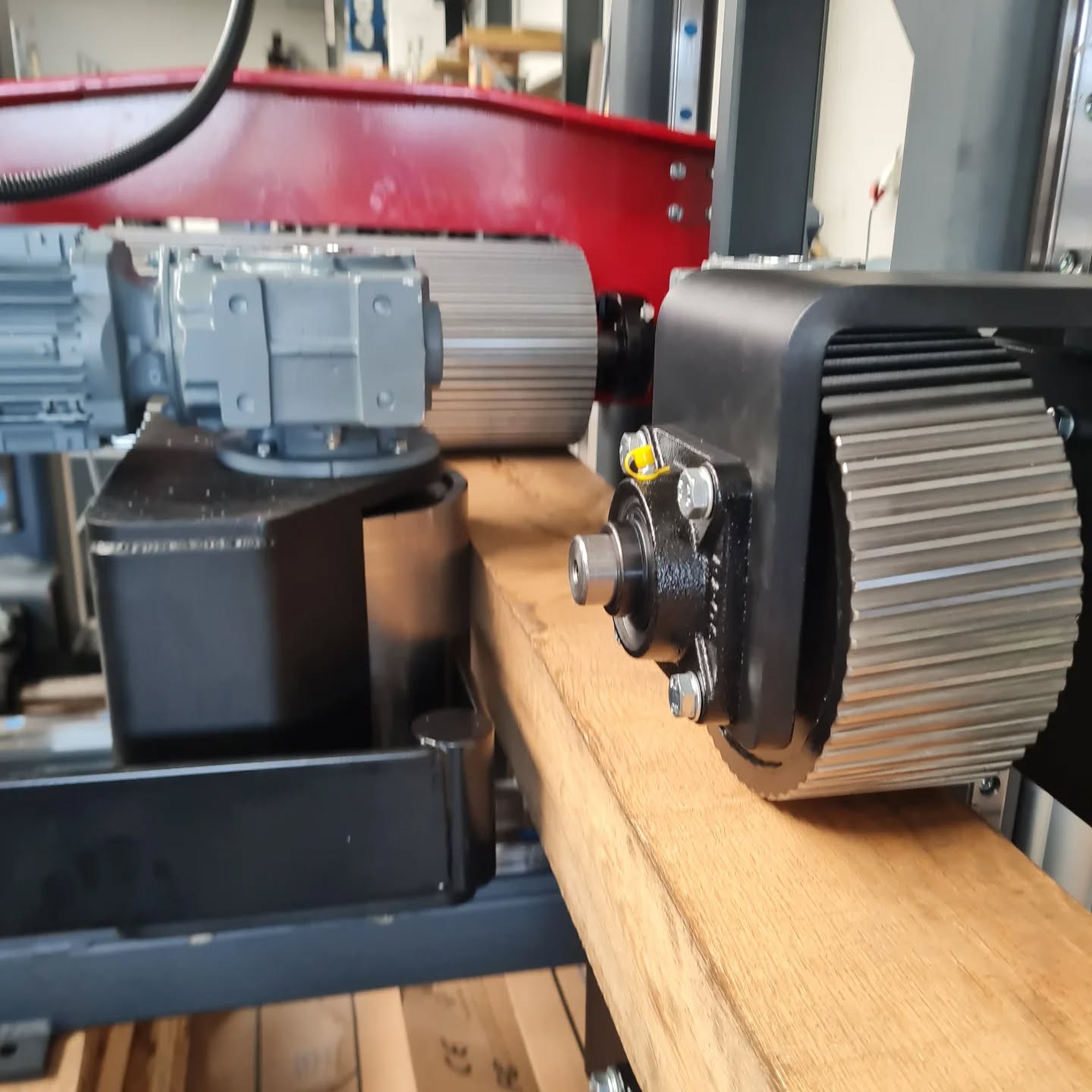 Deze grote jongen gaat binnenkort naar @dewahout . Inschieter tot maximum 450x300mm.