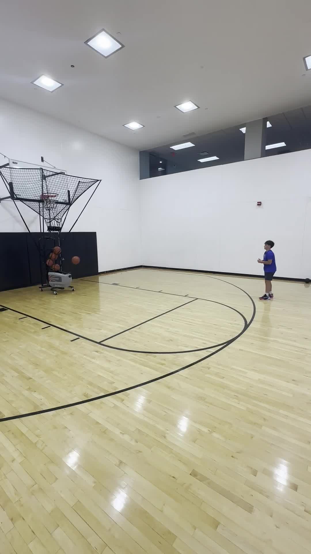 🏀 Elevate your young athlete’s game at RD3 Training! With personalized coaching that combines experience and education, we're dedicated to unlocking their full potential. Limited spots available this week!
#rd3training #basketball #basketballtraining