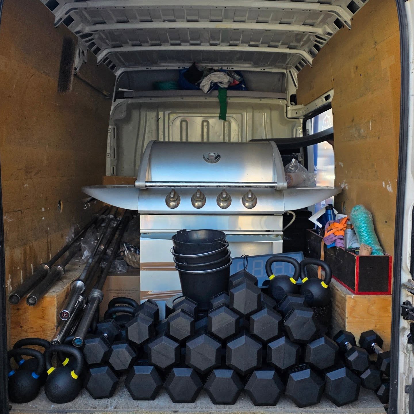 Ça se précise 👀
Rendez-vous ce vendredi à 19h 🗓️
9 Rue Henri Dagalier Grenoble 📍
Apéro pour découvrir votre future box 🍻