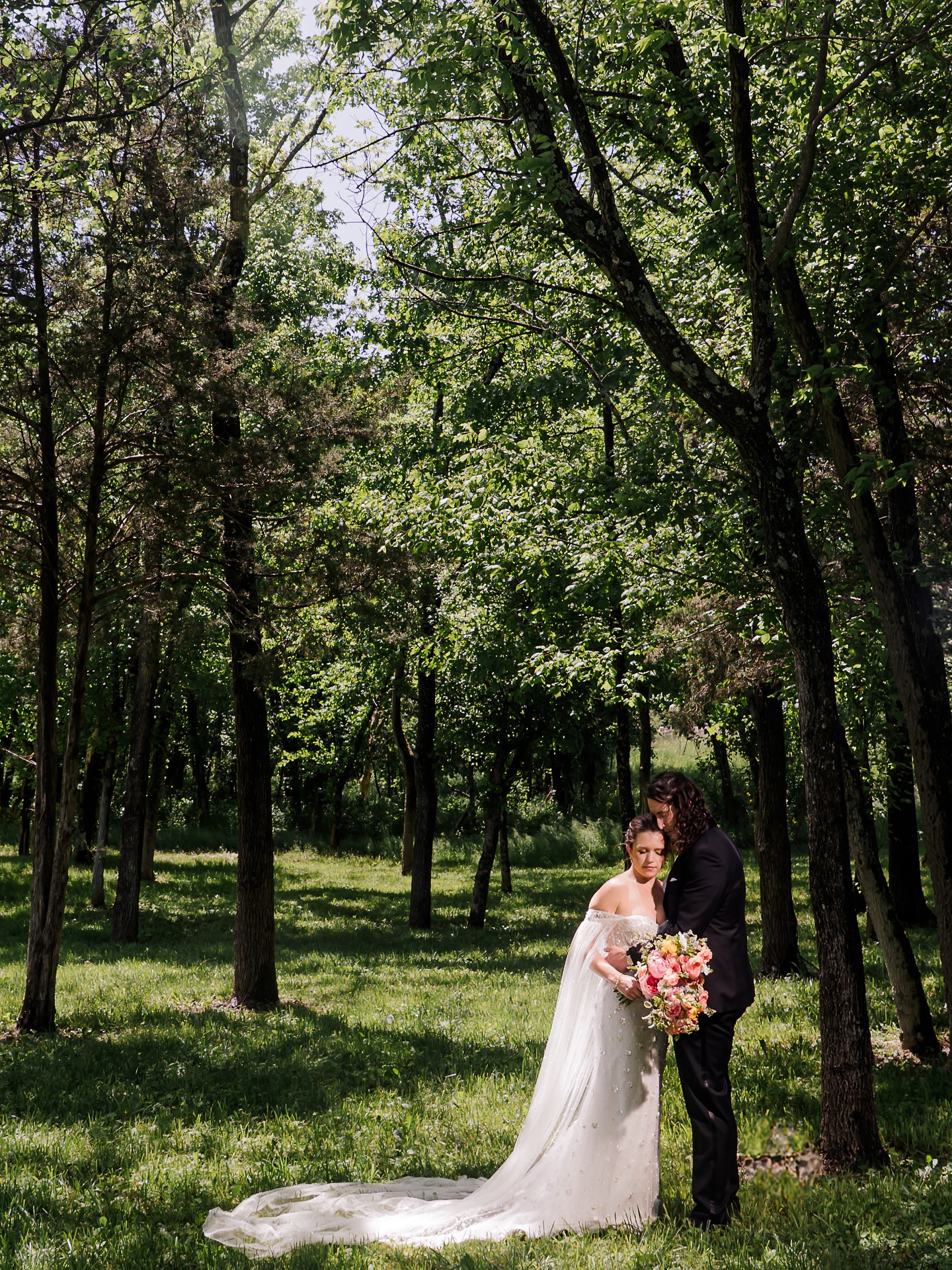 A beautiful, quiet moment for A+N.
Also, can we take a moment for her cape?!
#wedding #bride #weddingplanner #mykentuckybride