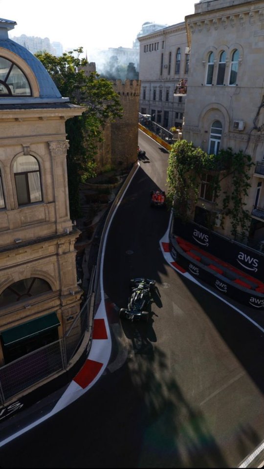Por trás do circuito: Baku 🚥🏎🏁
#f1 #formula1 #automobilismo #velocidade #carro #explorar #corrida #oscarpiastri #maxverstappen #f12025 #bakucitycircuit #azerbaijangp