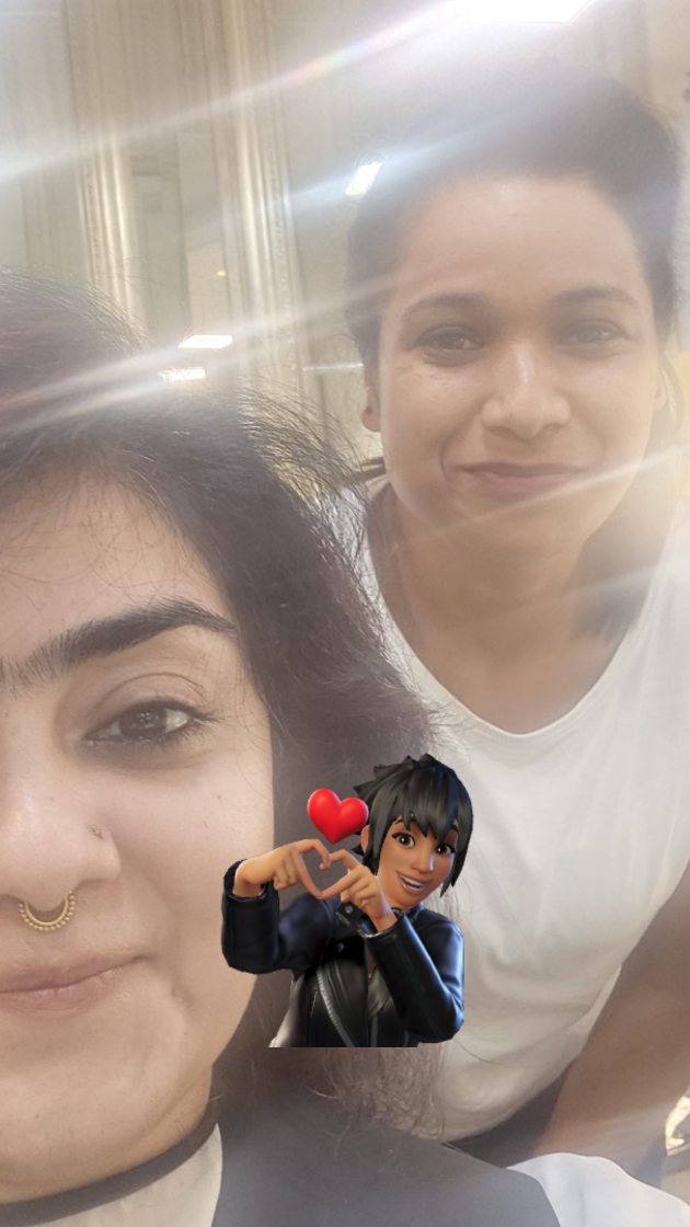 Just packed a special box of handpicked Taravali treats for my bestie Sushma @sushma8958. She's possibly the world’s best eyebrow shaper (and trust me, I don’t hand out that title lightly!) 💛
I’ve known her for over 5 years now, and every single time we meet, we end up laughing at the most hilarious situations like it’s our own private comedy club 😂
Beyond her incredible skill and patience, what I cherish most is her kind soul. She truly deserves nothing but the freshest that nature has to offer ❤️
Everything in her box (except the soap) was made today! That’s the Taravali way 🥰. Fresh ingredients, fresh preparations, and a fresh aroma that comes straight from nature into every bottle and jar.
Sushma, thank you for being you. For the patience, the laughter, and for reminding me that beauty, whether in brows or in skincare, is best when it’s natural and real. 💕
With gratitude,
Lakshita Bharath