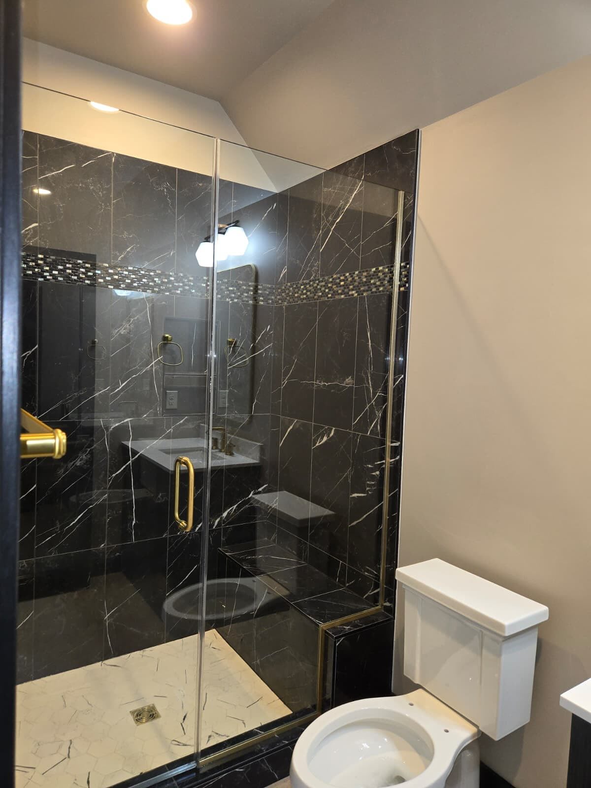 Nothing beats this. #bathroomdesign #marble #homeremodel