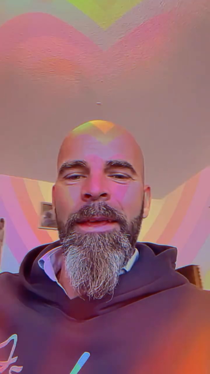 Heute mit @markushubli aus der Rubrik: Fragen, die uns nie jemand gestellt hat, wahrscheinlich auch niemanden interessieren - und trotzdem… 🙃
#lifeisgoodwithrosewood #swissmusic #musicfromswitzerland #americana #countrymusic #elvispresley #waylonjennings #rocknroll