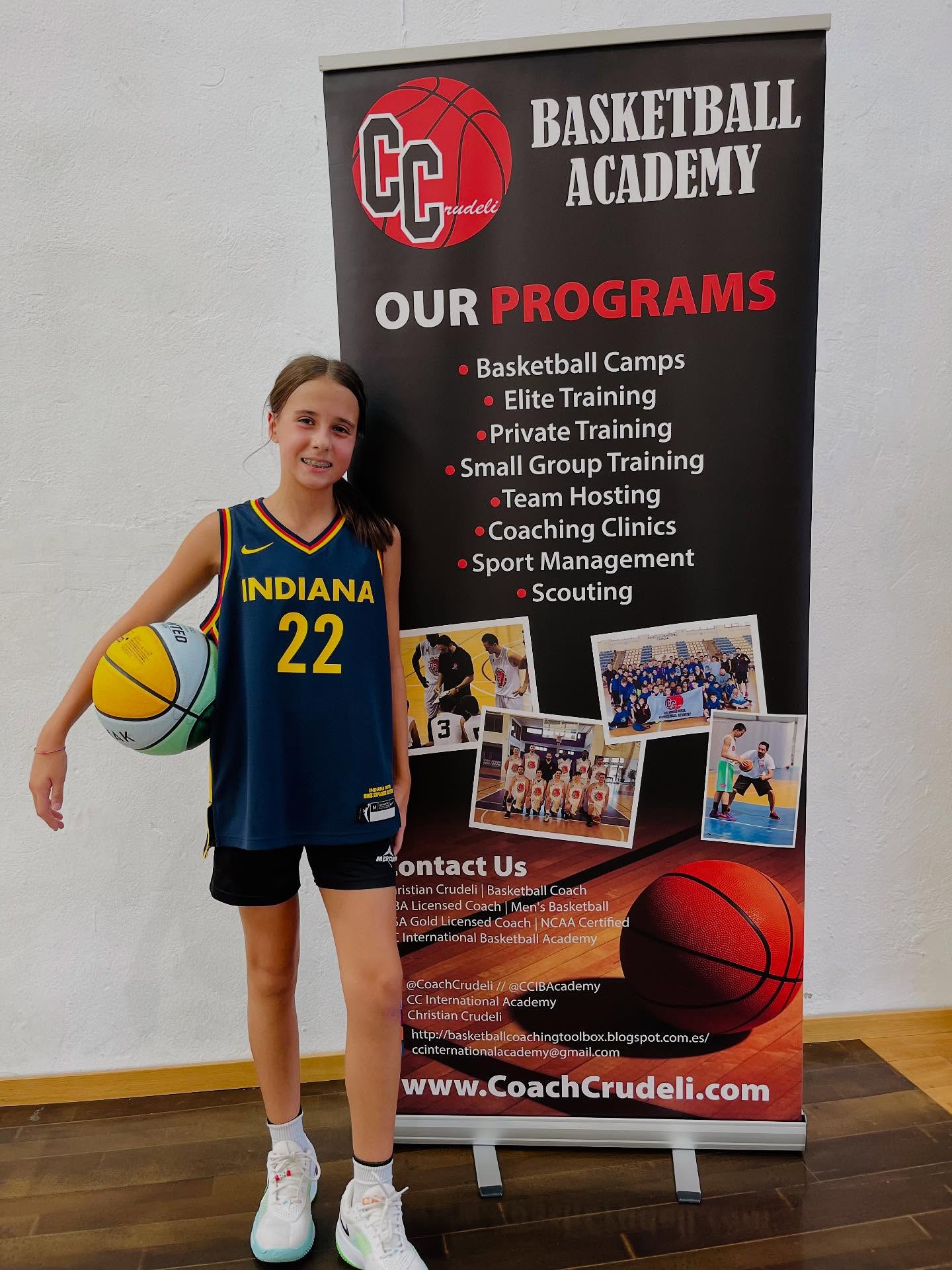 Bienvenida al programa Lucia!
✔️Tecnificación Individual
✔️Tecnificación Grupo Reducido
✔️Campus Baloncesto (Pascua/Verano/Navidad)
@coachcrudeli @ccbasketballacademy #massanassa #Valencia #Baloncesto #entrenamiento #tecnificacion #basketballcamp #basketballdrills #Basketballcoach #basketballneverstops🏀 #basketballislife #basketballismylife #basketballlovers
Más info: www.CoachCrudeli.com o al correo electrónico coachcrudeli@gmail.com WhatsApp 636881841