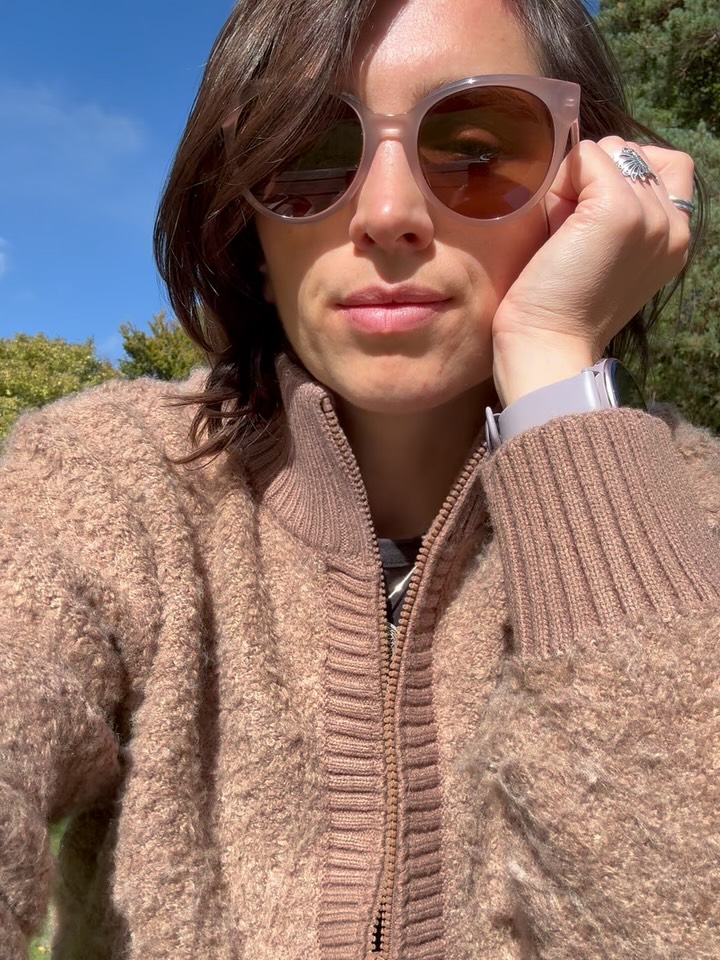 ~ Autumn Equinox Musings ~
Polarities
Balance of light and darkness
Letting go of what’s ready to go and choosing to cultivate what matters
Becoming something else
Cyclical wisdom of nature, of life.
X
Anna
#autumnequinox #musings