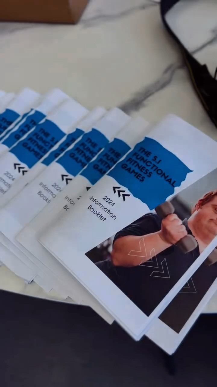 Mercredi le 28 mai, c’est le retour de notre événement annuel préféré - les SI games 💫
🚨Prenez note que les cours du matin à 9h et 12h seront annulés pour le déroulement de l’événement ☀️
Les SI games, c’est la preuve que tout le monde peut bouger.
Parce que lorsqu’on prend le temps d’adapter, d’écouter et d’accompagner avec bienveillance, on réalise qu’il y a toujours une façon de bouger.
Ce n’est pas une question de performance, mais d’inclusion, de fierté, et de connexion 💆🏻♀️
De montrer que l’activité physique peut être accessible, peu importe les capacités.
Avec un peu de créativité, on peut toujours trouver une manière de faire.
🚨Nous avons besoin de bénévoles pour la journée, alors si vous êtes disponibles (même une petite heure), votre aide serait GRANDEMENT appréciée 🤍 merci d’avance 🤍