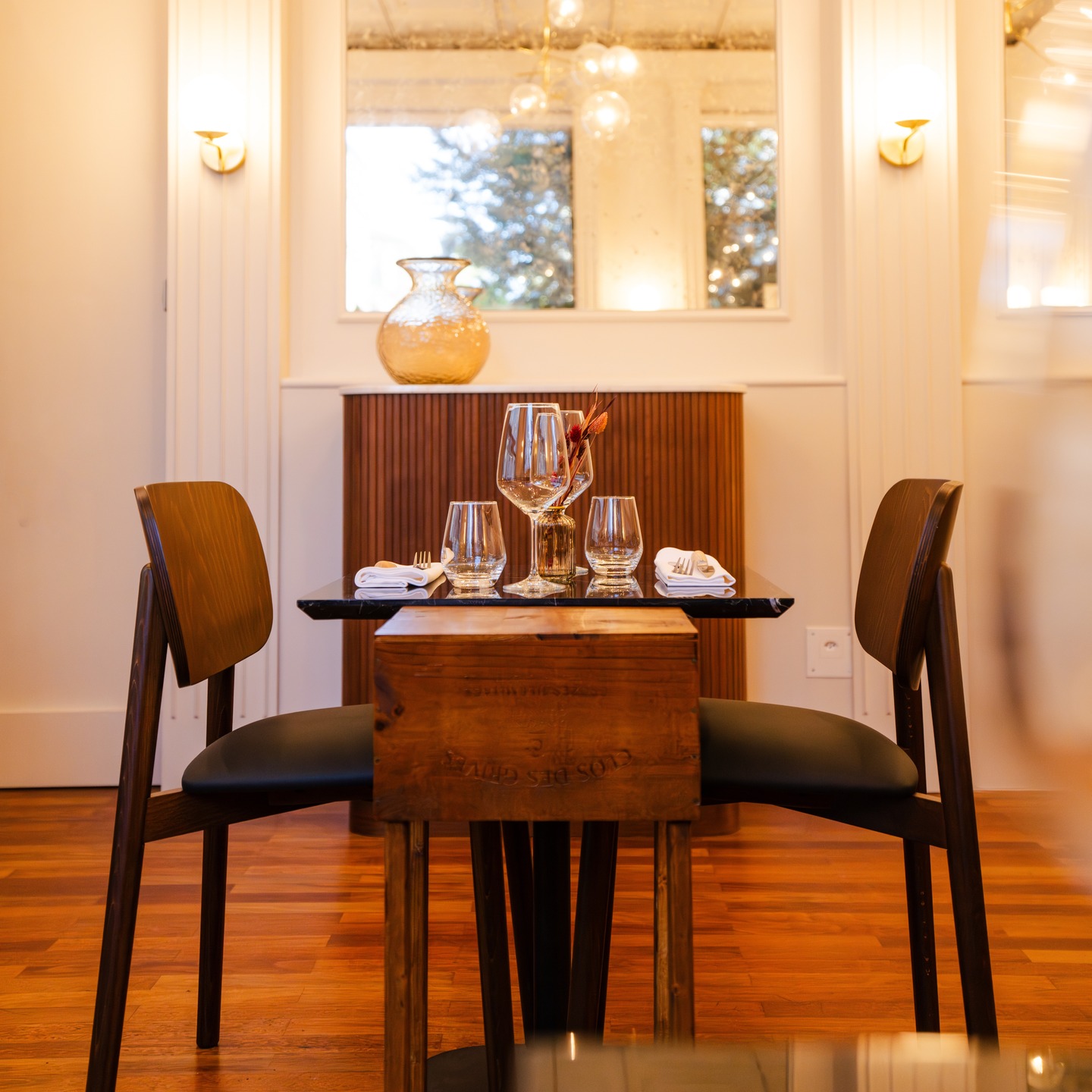 J-2 !!
Bienvenue dans l’univers Pepper !
Un nouveau lieu à Lausanne, pensé pour les amoureux de la viande.
Un restaurant chic et décontracté, où la passion et la convivialité se rencontrent.
L’aventure ne fait que commencer… restez connectés pour découvrir la suite !
#lausanne #restaurantlausanne #lausannefood #restaurantopening #thelausanner #gastronomie #instafood