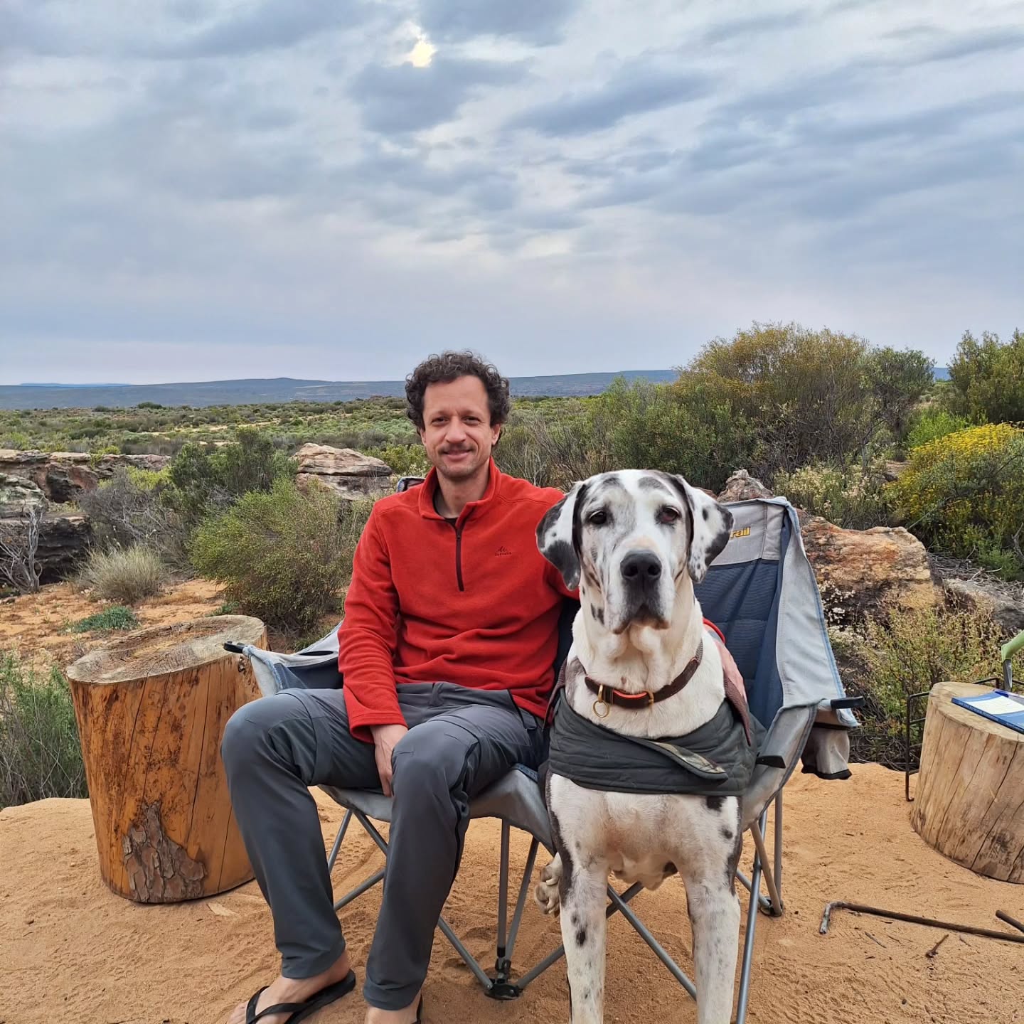 🏵️ surrounded by the spring flowers our third retreat was a grand finale to the season!
Morning yoga 🧘🏽
Full days climbing 🧗🏽
Absolutely delicious food! 🧑🏽🍳 @stephpretorius
Beautiful camp 🏕️ @eightdayrain
Fireside chats 🔥 laughter, cheers
A weekend full of memory making moments!
Thank you for joining us - we love sharing this place, practice, play and presence!
Until next season ✌🏽stay tuned for our upcoming events this summer 🌞