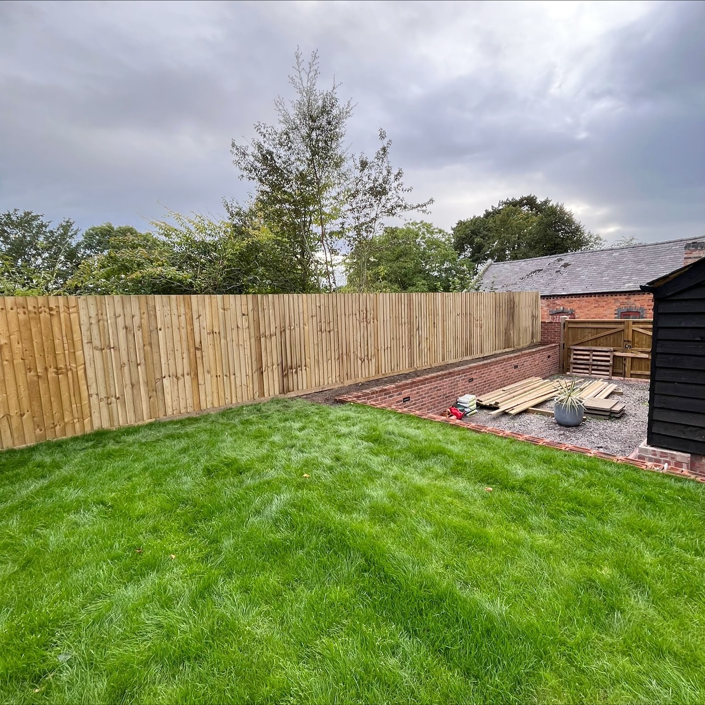 A fencing job to transform a garden boundary.
•
•
•
•
#CMBuildingServices #ShrewsburyBuilders #ShropshireConstruction #HomeRenovationUK #HouseExtensions #PropertyRefurbishment
#NewBuildHomes #ReliableBuilders #LocalTradesmen #ShrewsburyHomes #BuildingDreams
#RenovateYourHome #HomelmprovementUK #brashireBusiness #TrustedBuilders #ConstructionExperts #HouseTransformation
#QualityCraftsmanship #UKBuilders #ShropshireLife #shrewsburybuilder #shropshire #shrewsbury
CM Building Services Shrewsbury builders
Shropshire construction
Home renovations Shrewsbury
Extensions and conversions in Shrewsbury
Local builder Shropshire
•
www.carlmorrisbuildingservices.co.uk