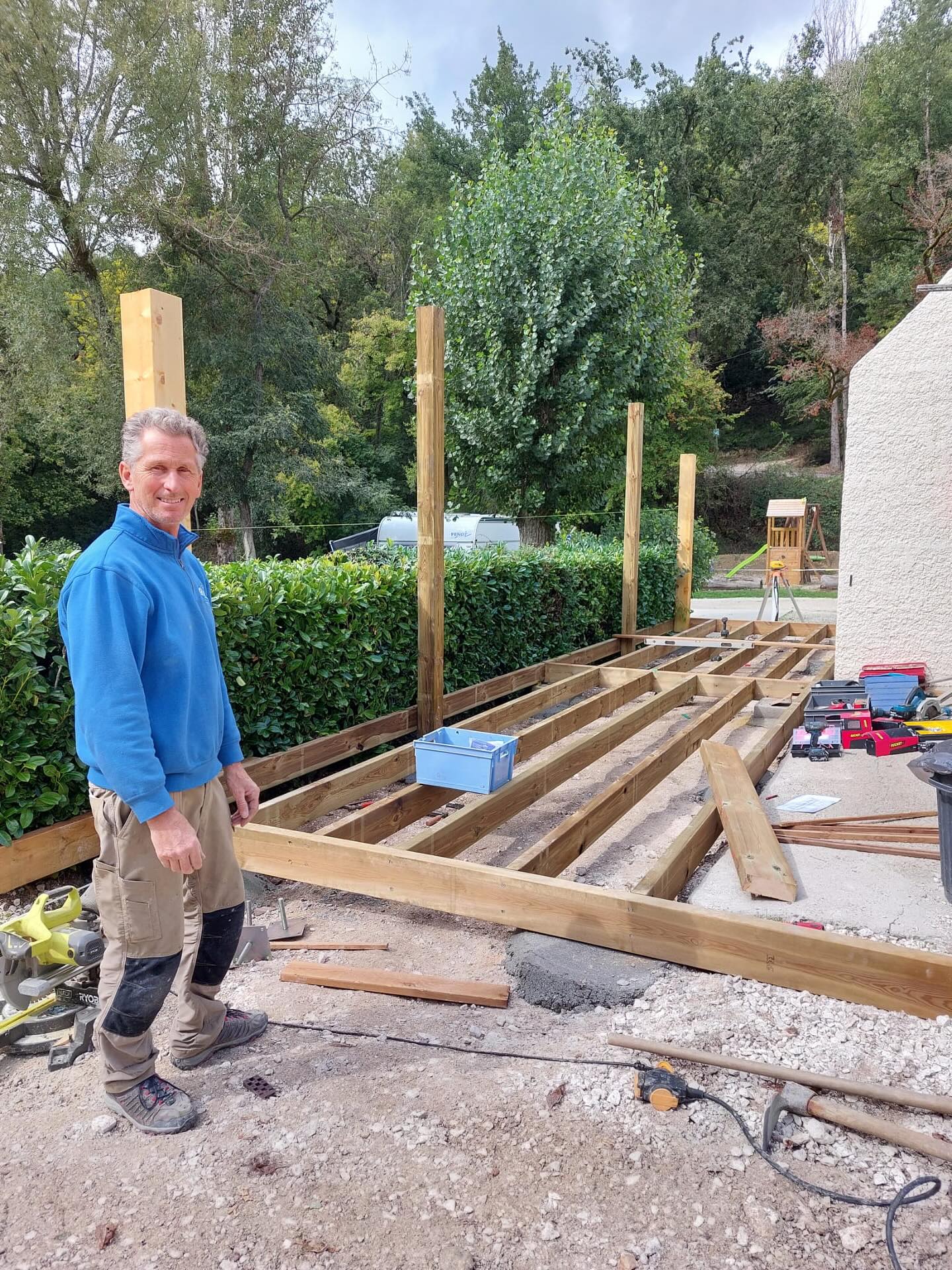 ✨ Het seizoen loopt stilaan ten einde maar wij zitten niet stil! ✨
Terwijl de laatste gasten nog genieten van de rust en natuur, werken wij achter de schermen aan een mooi project: de uitbreiding van ons sanitair
Zo zorgen we ervoor dat je volgend seizoen nóg meer comfort en gemak beleeft tijdens je verblijf. 🌿⛺️
Dankjewel aan alle kampeerders die dit jaar weer voor Les 2 Lacs hebben gekozen. Jullie maken ons seizoen onvergetelijk! 🧡
👉 Wij tellen alvast af naar 2026, met frisse energie én vernieuwde faciliteiten.