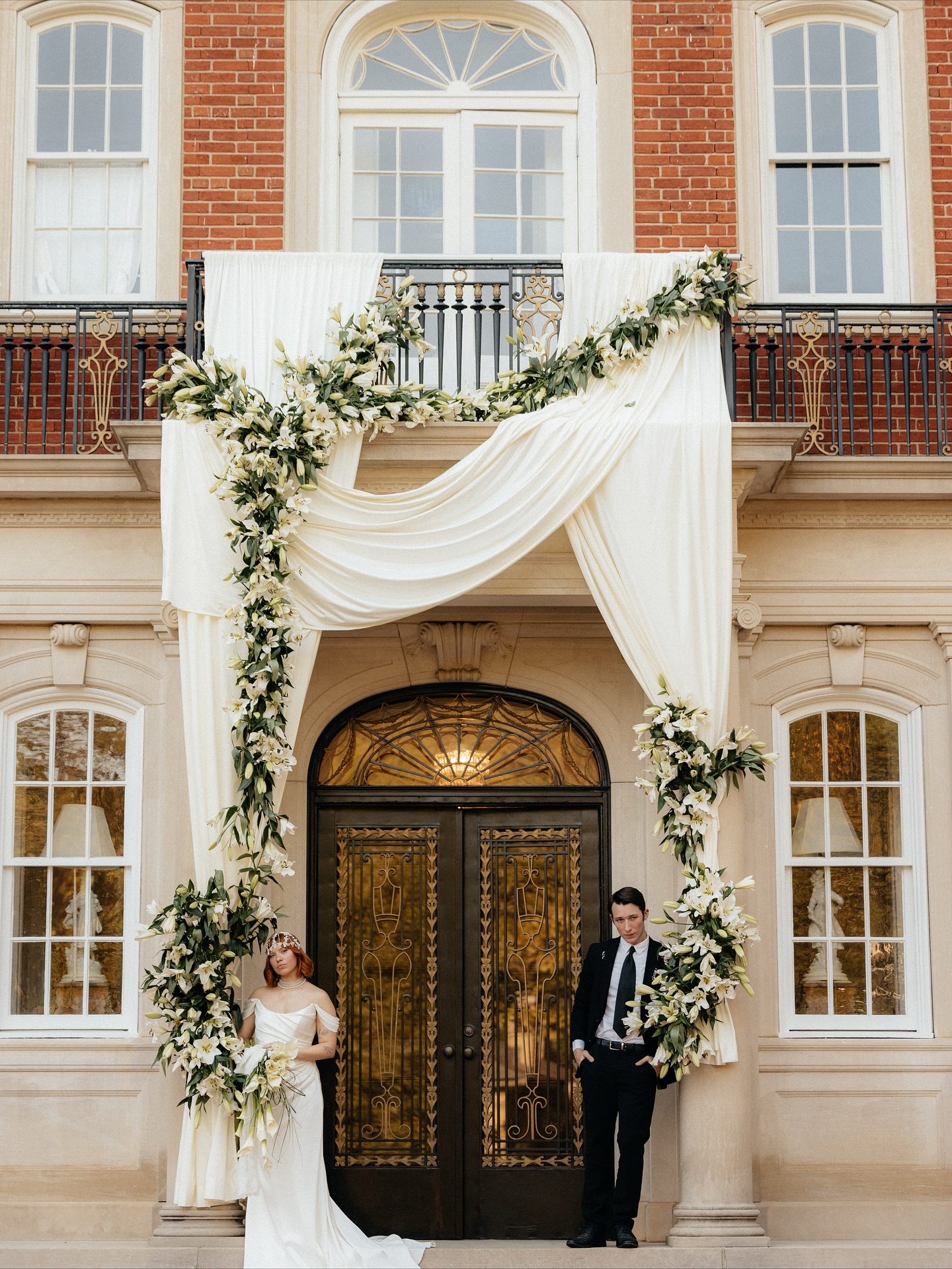 We have been loving getting sneak previews of the stunning content day @enamoraweddings hosted at the venue this past week!
We had the opportunity to welcome roughly 15 photographers to show off their creative abilities by capturing the stunning work these amazing vendors produced. Special shout out to @campbellcreativefloralco for this INSANE floral installation on the balcony. Even with the temp in the 90’s, Lexie and her team crushed it! I can’t wait to show more & if you were a photographer at the shoot, make sure to invite us as collaborators to share your images! Photos by @alexachristine.photography
Host/Design & Planning: @hyelimphoto_ @enamoraweddings
Venue & Rentals: @the1616house
Florist: @campbellcreativefloralco
Photographer: @alexachristine.photography
Hair: @styledxpaige
Makeup: @giselleramirez.mua
Stationery: @bloomestudiographicart & @pressedmallow
Models: @kinsandryan
Dress: @ivoryandwhiteboutique